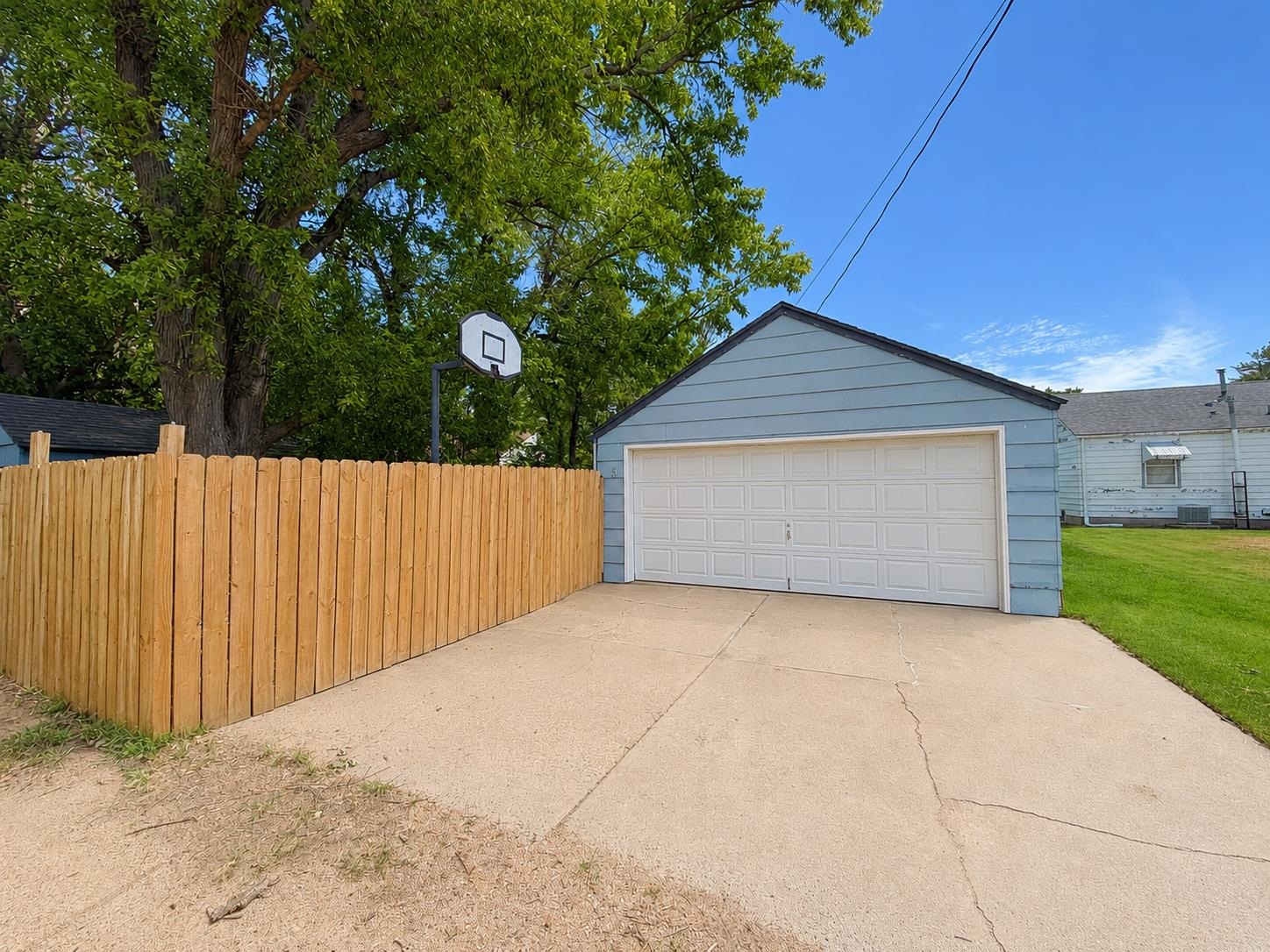 308 Pembroke Ln. Property Photo 22