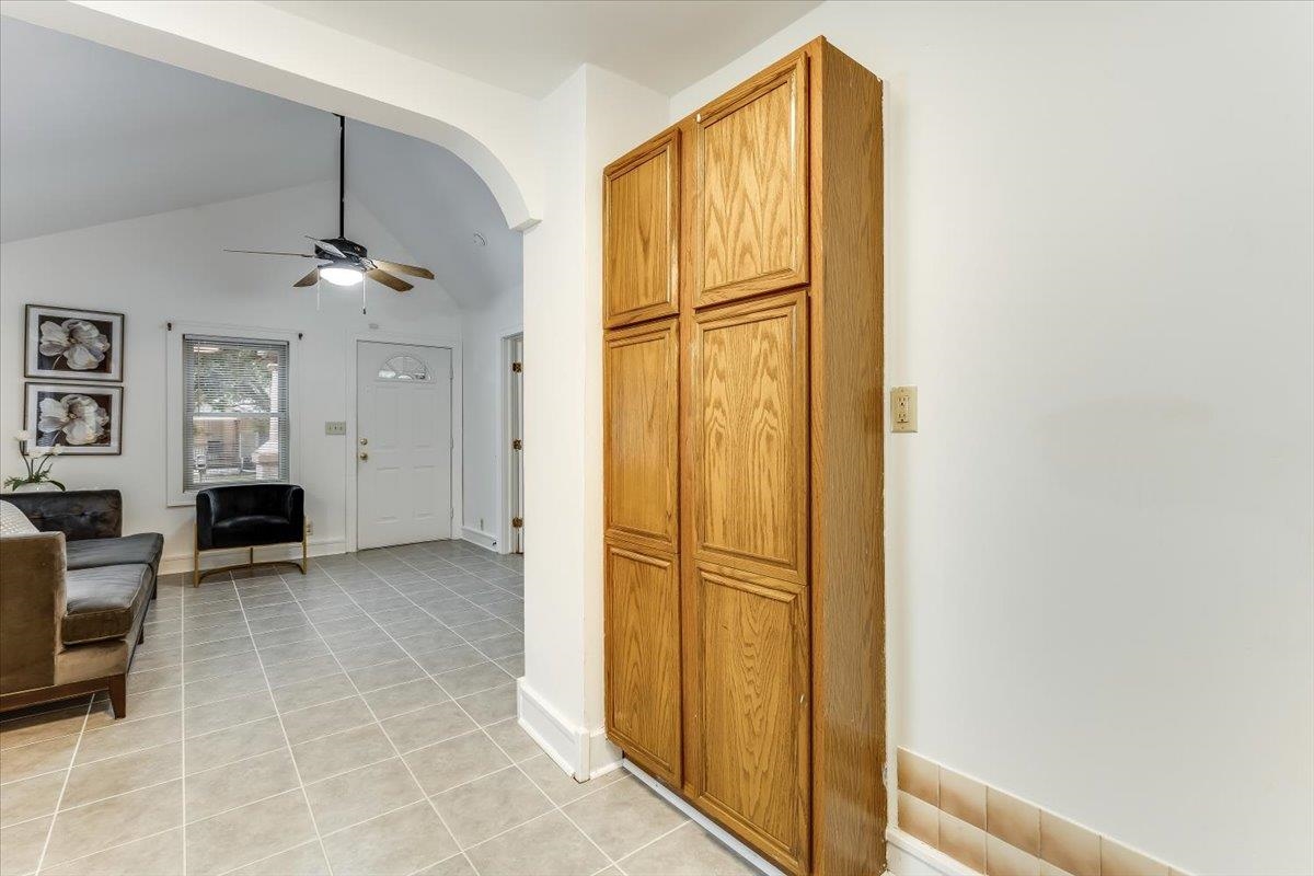 444 N Edwards Property Photo 11