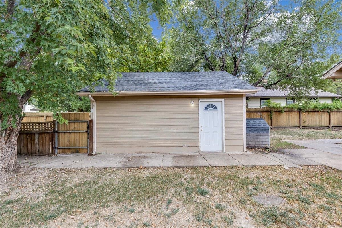 444 N Edwards Property Photo 31