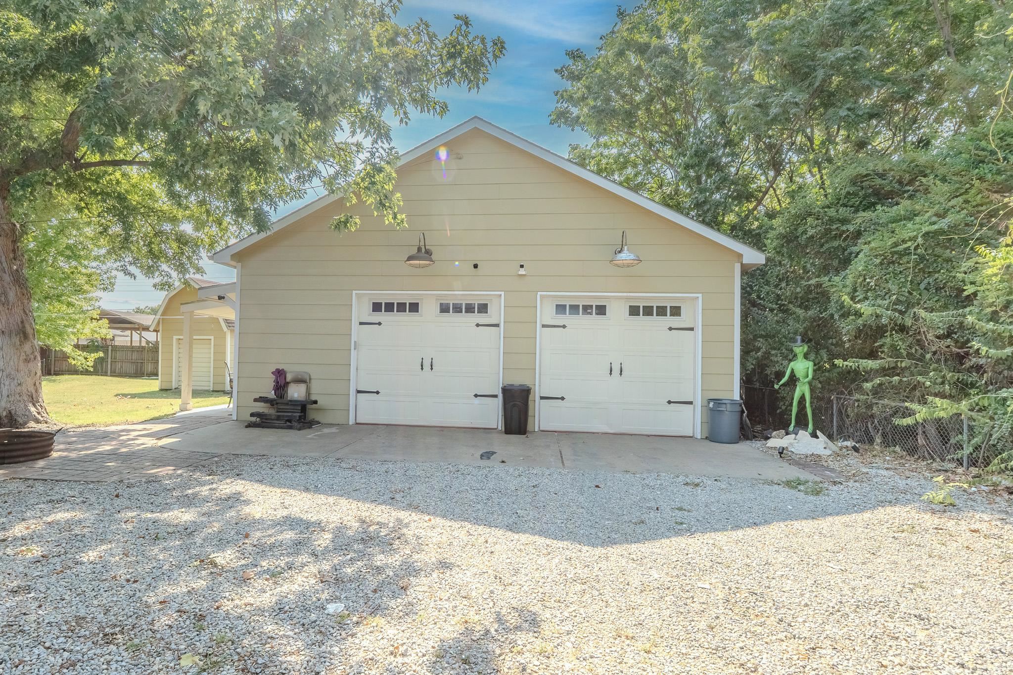 3301 S Walnut Property Photo 2