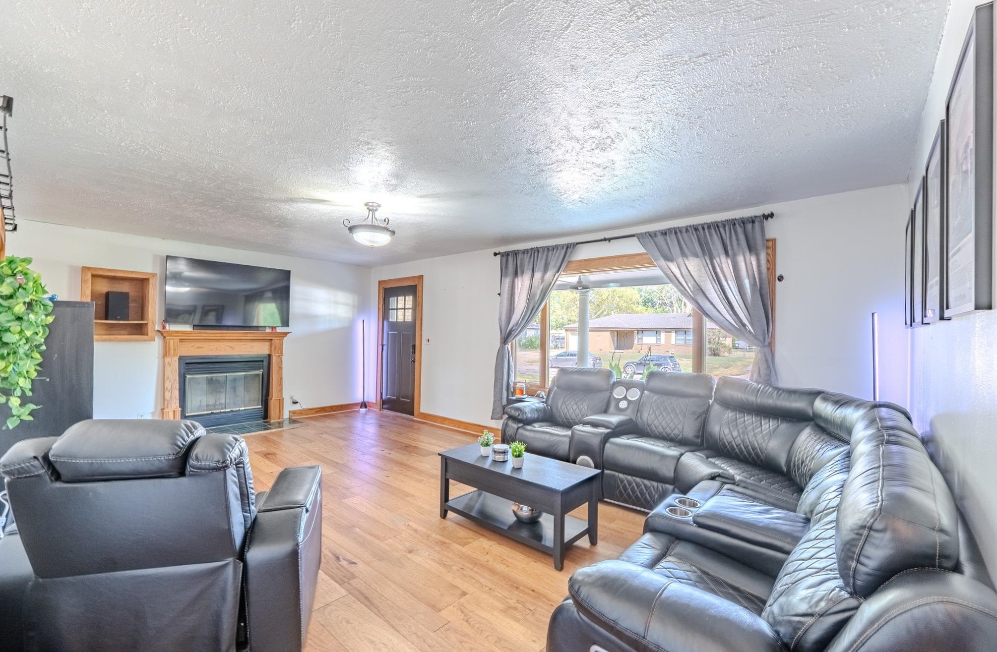 3301 S Walnut Property Photo 3