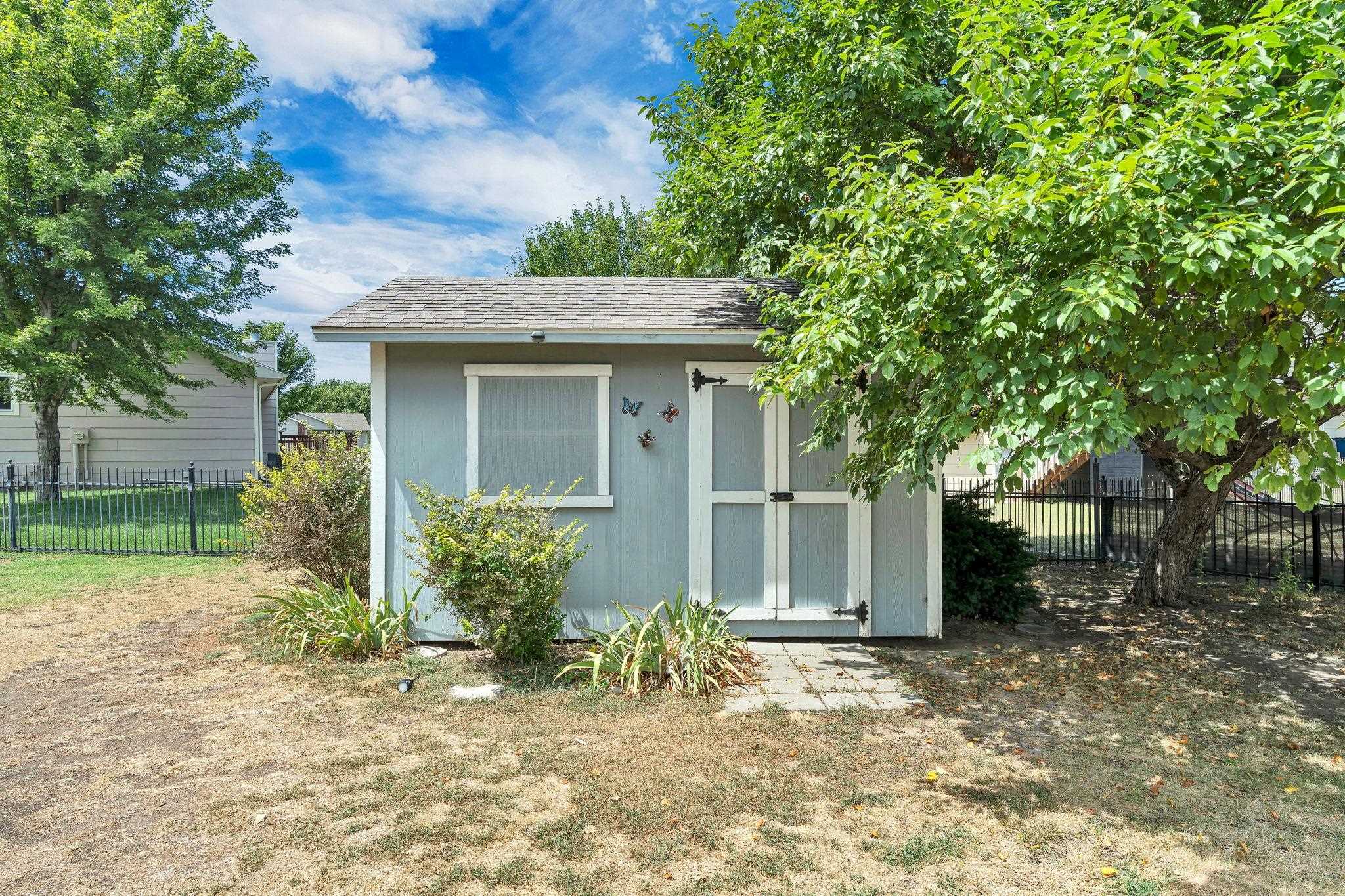 1918 N Covington Property Photo 31