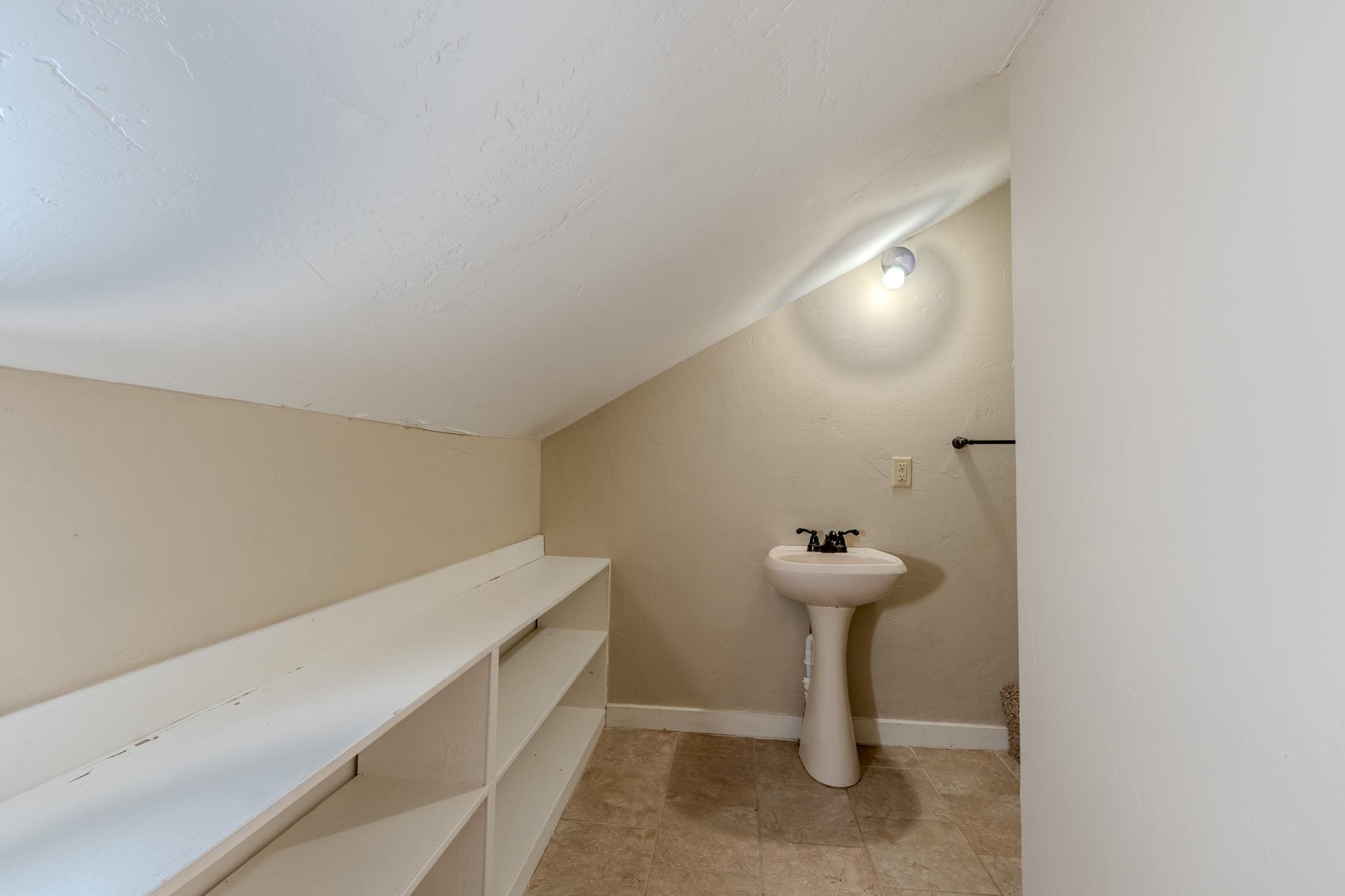 812 Maris St Property Photo 17