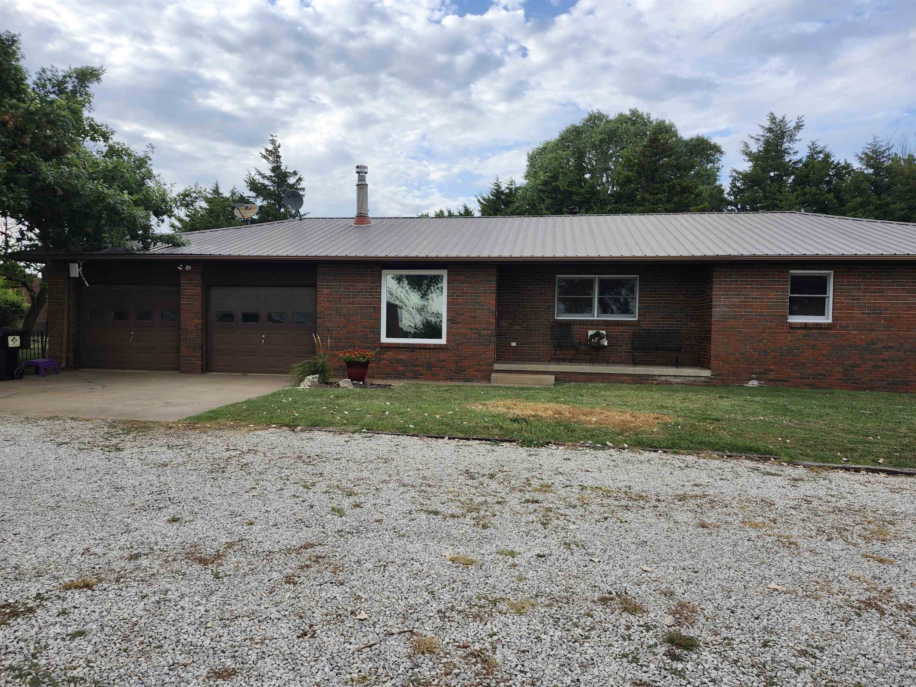 8093 161st Rd Property Photo 1