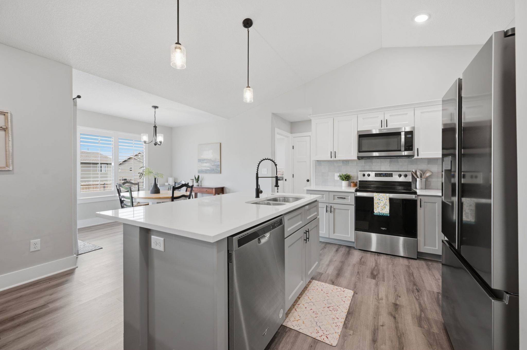 2327 S Chateau Property Photo 5