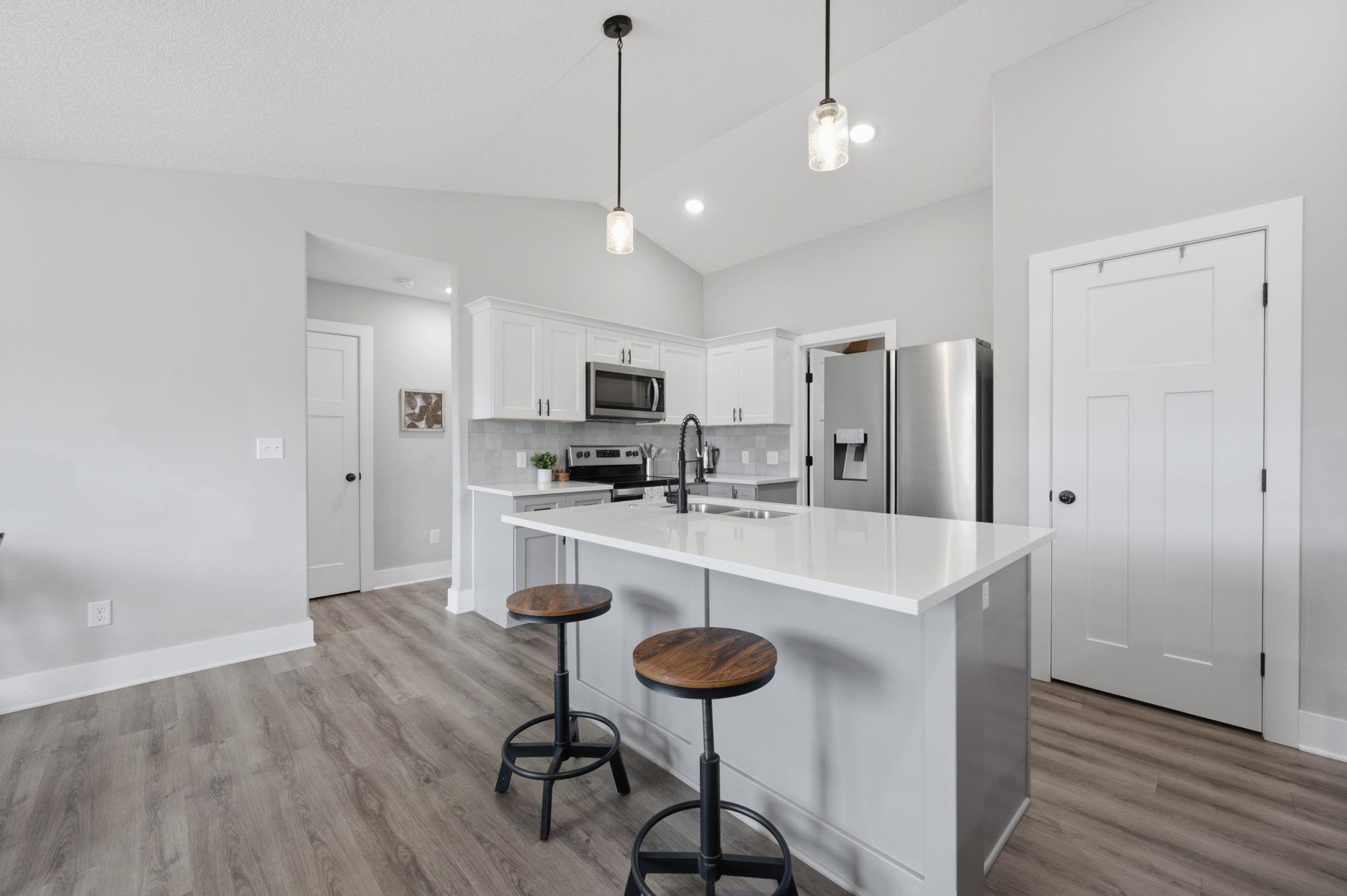 2327 S Chateau Property Photo 8