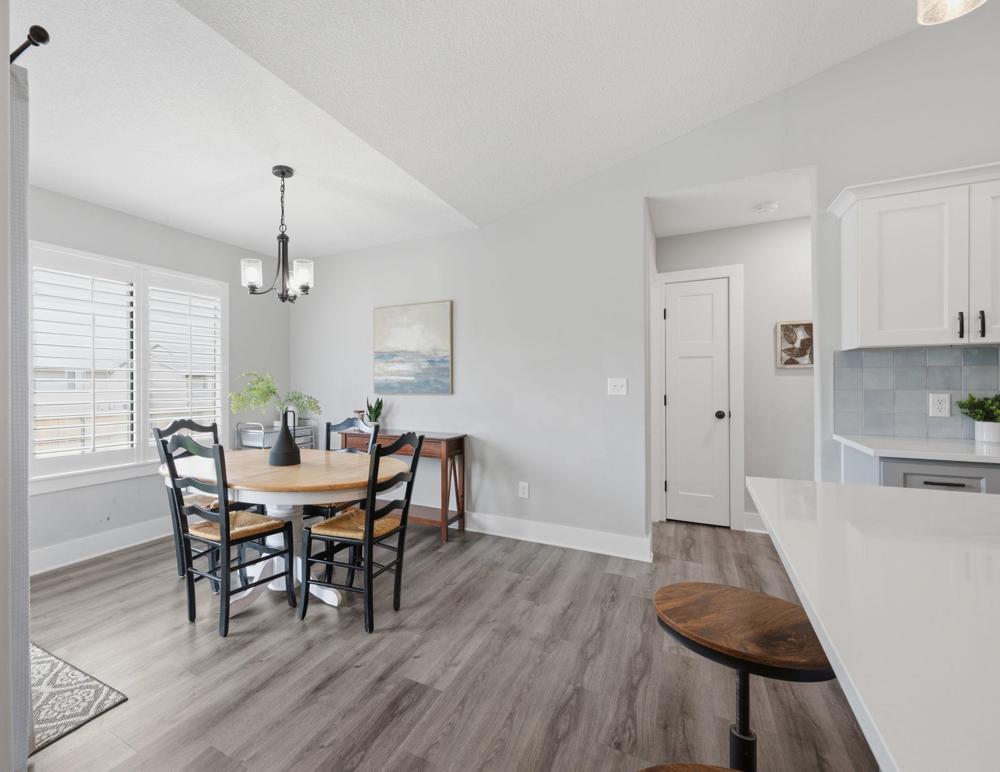2327 S Chateau Property Photo 9