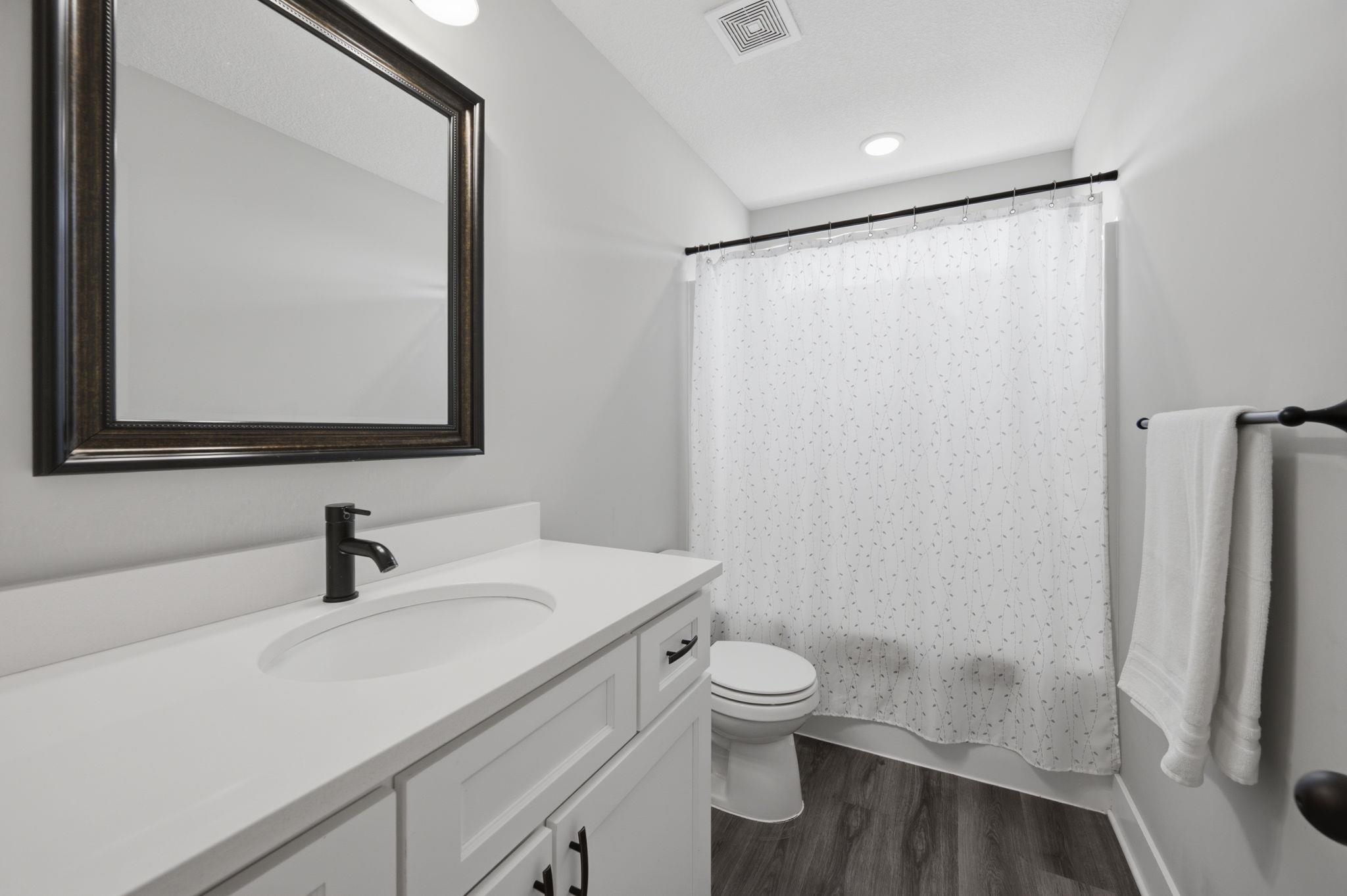 2327 S Chateau Property Photo 21