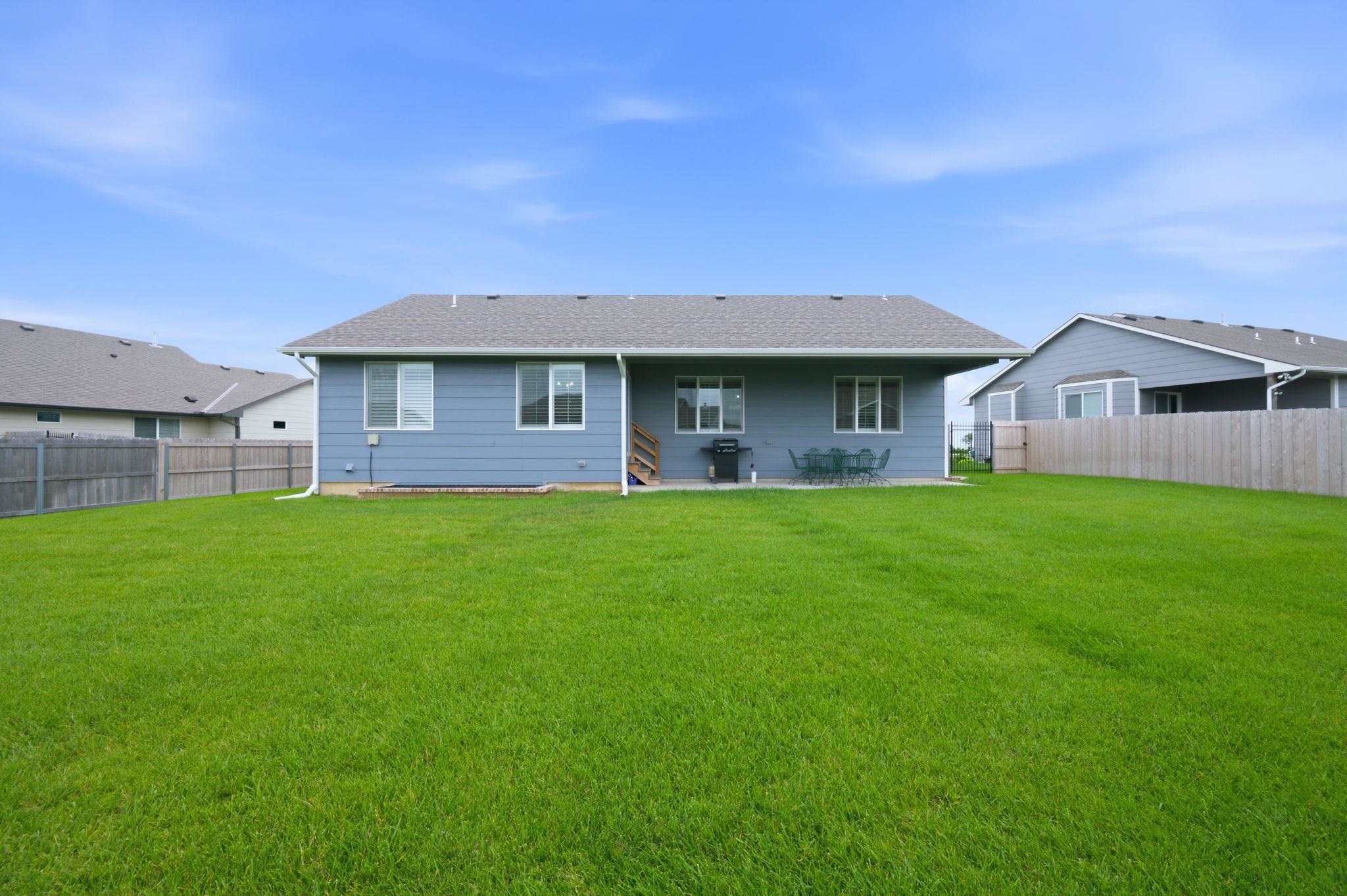2327 S Chateau Property Photo 32
