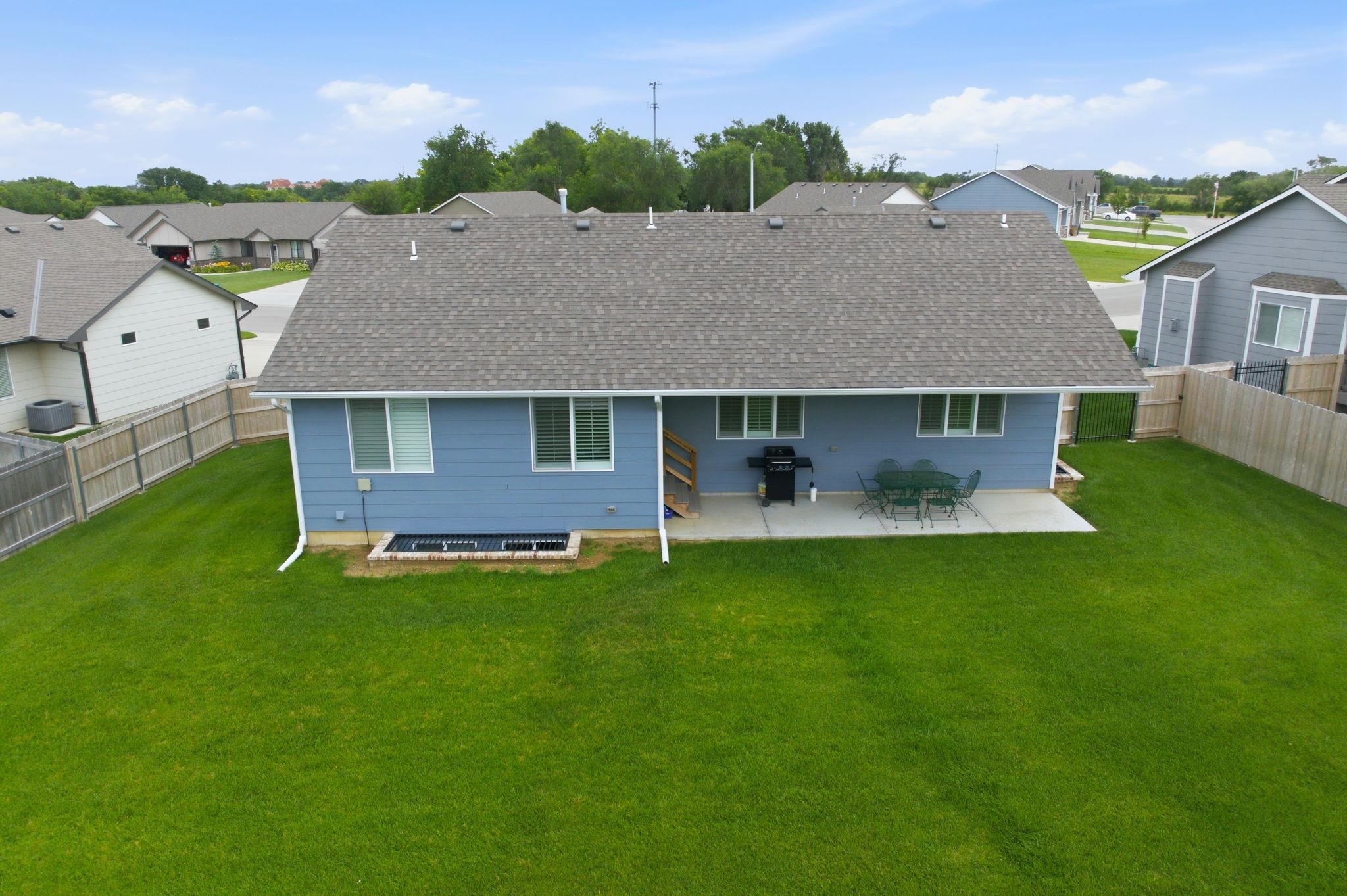 2327 S Chateau Property Photo 33