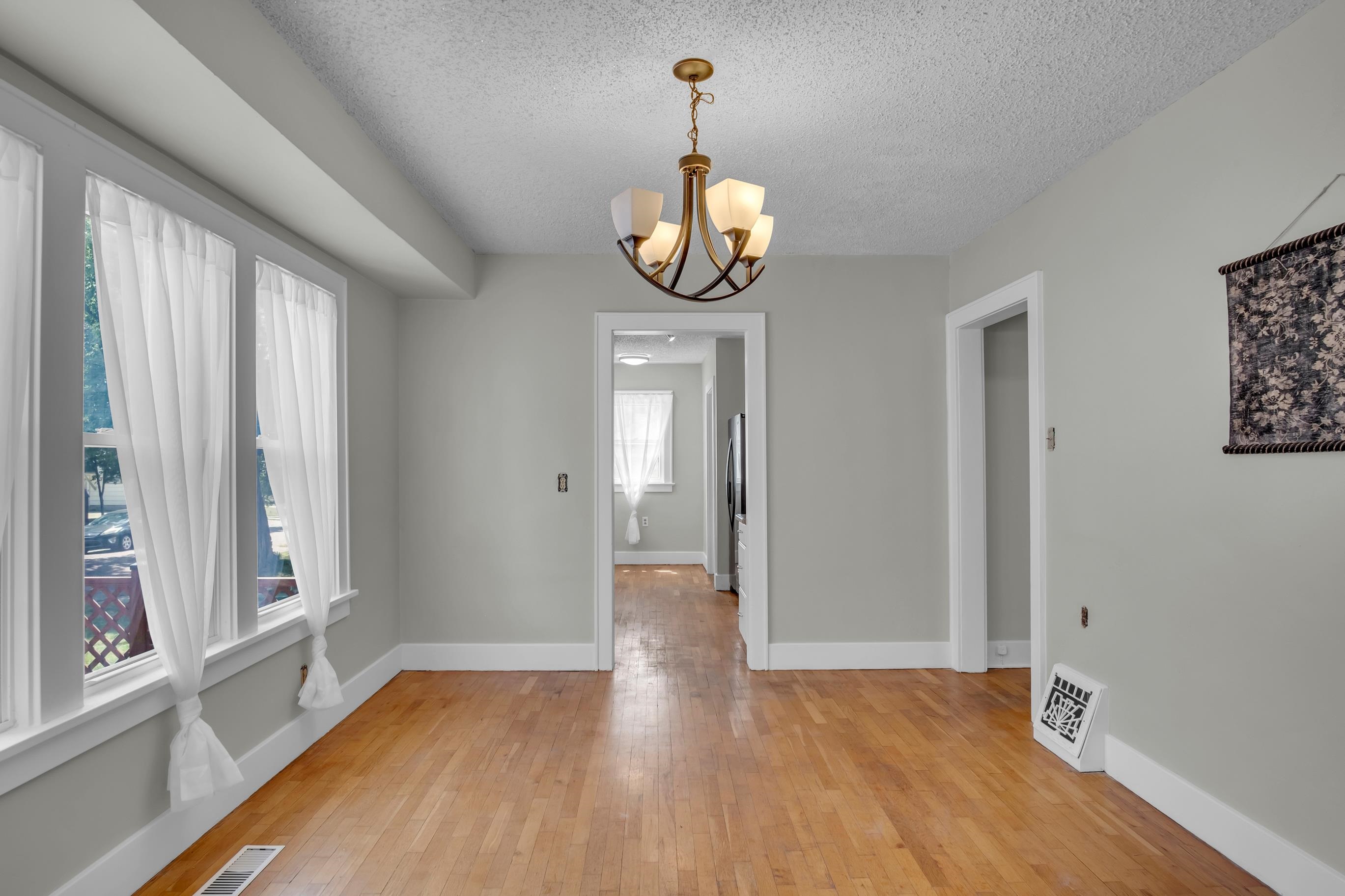 625 E 5th Property Photo 11