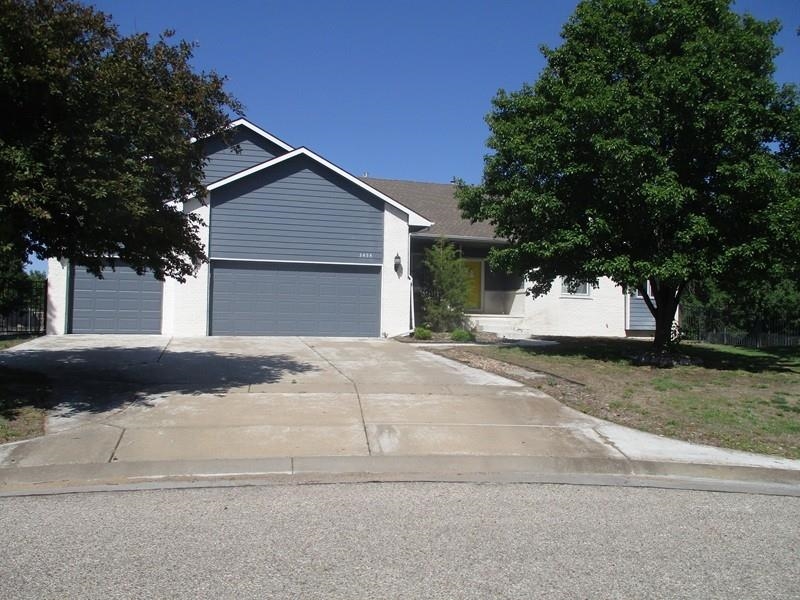 3434 N Hazelwood Ct Property Photo 1