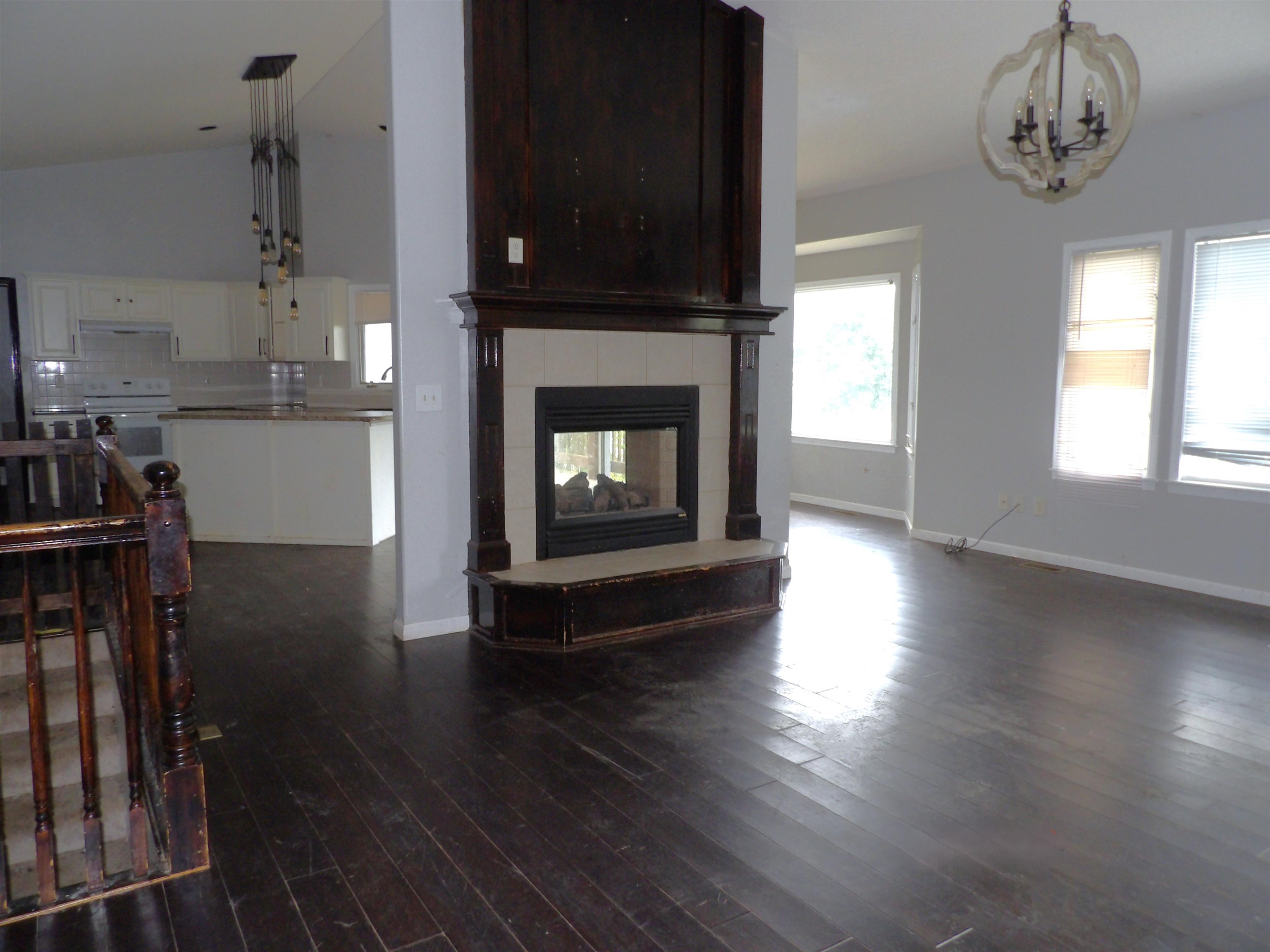 3434 N Hazelwood Ct Property Photo 2