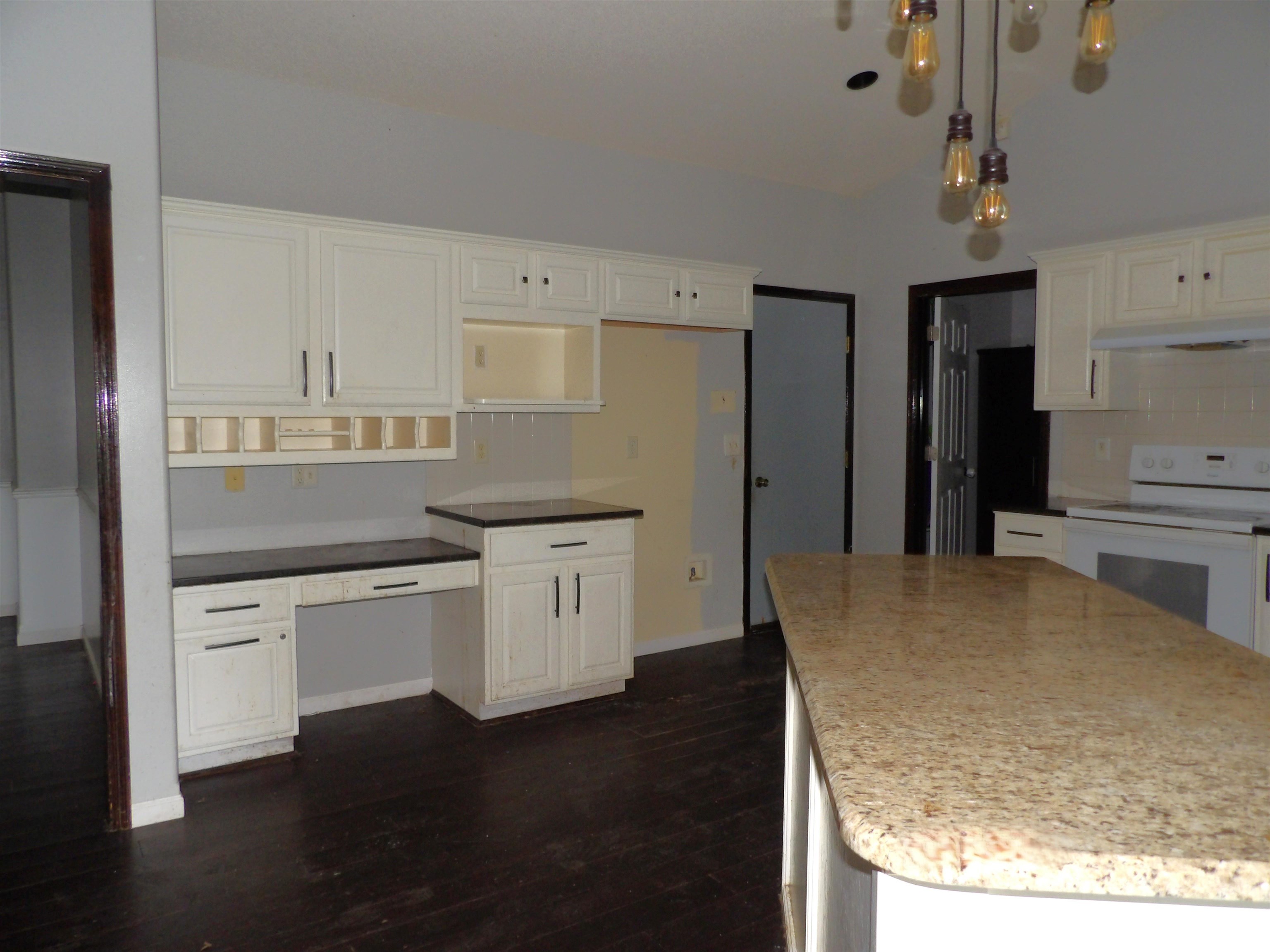 3434 N Hazelwood Ct Property Photo 6