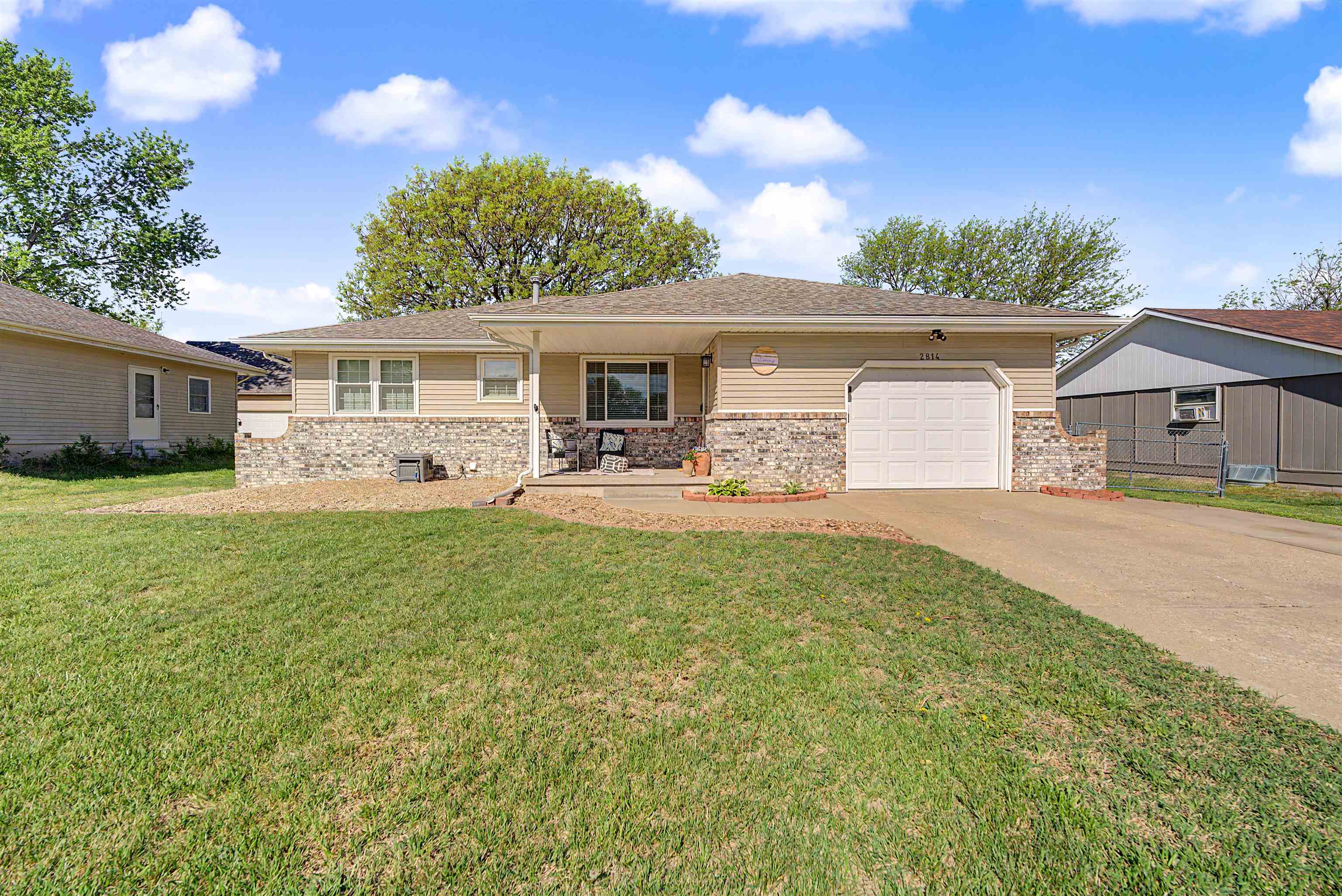 2814 Linda Ln