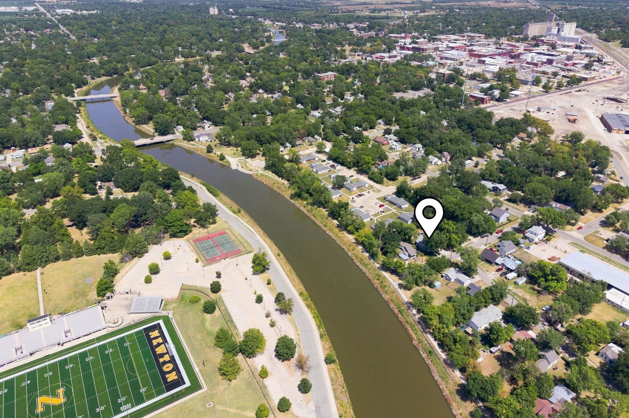 520 Lakeside Property Photo 5