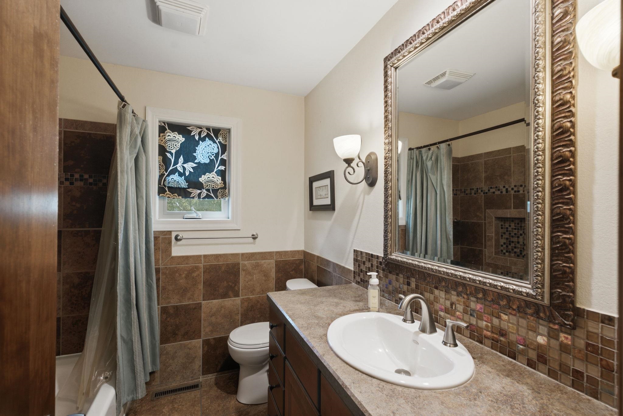 1511 S Phyllis Ln Property Photo 22