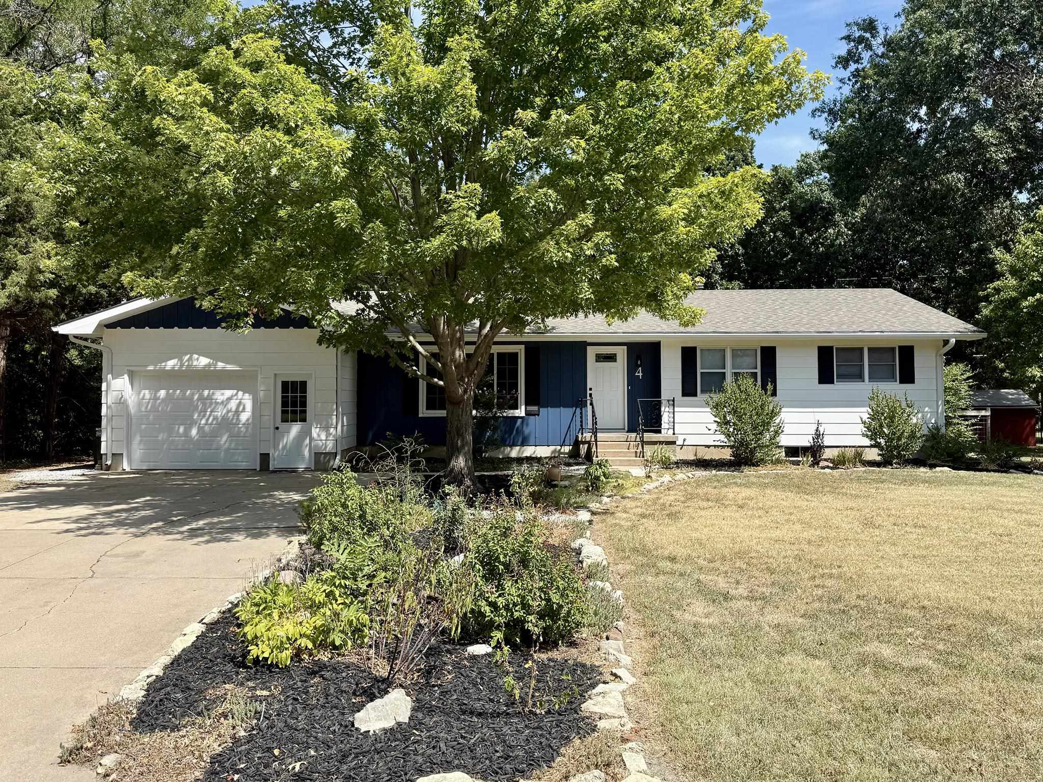 4 Regal Crescent Property Photo 1