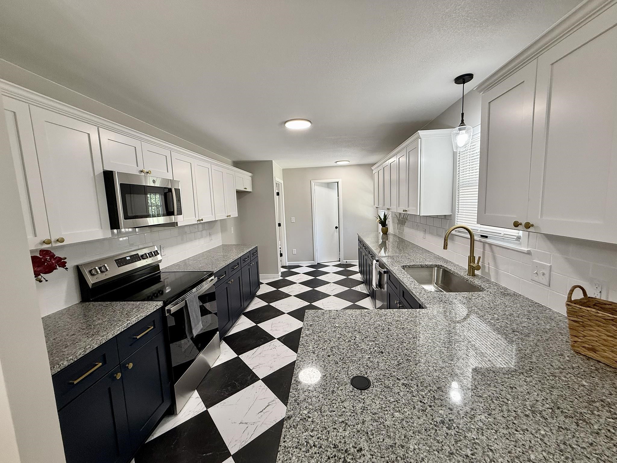 4 Regal Crescent Property Photo 3