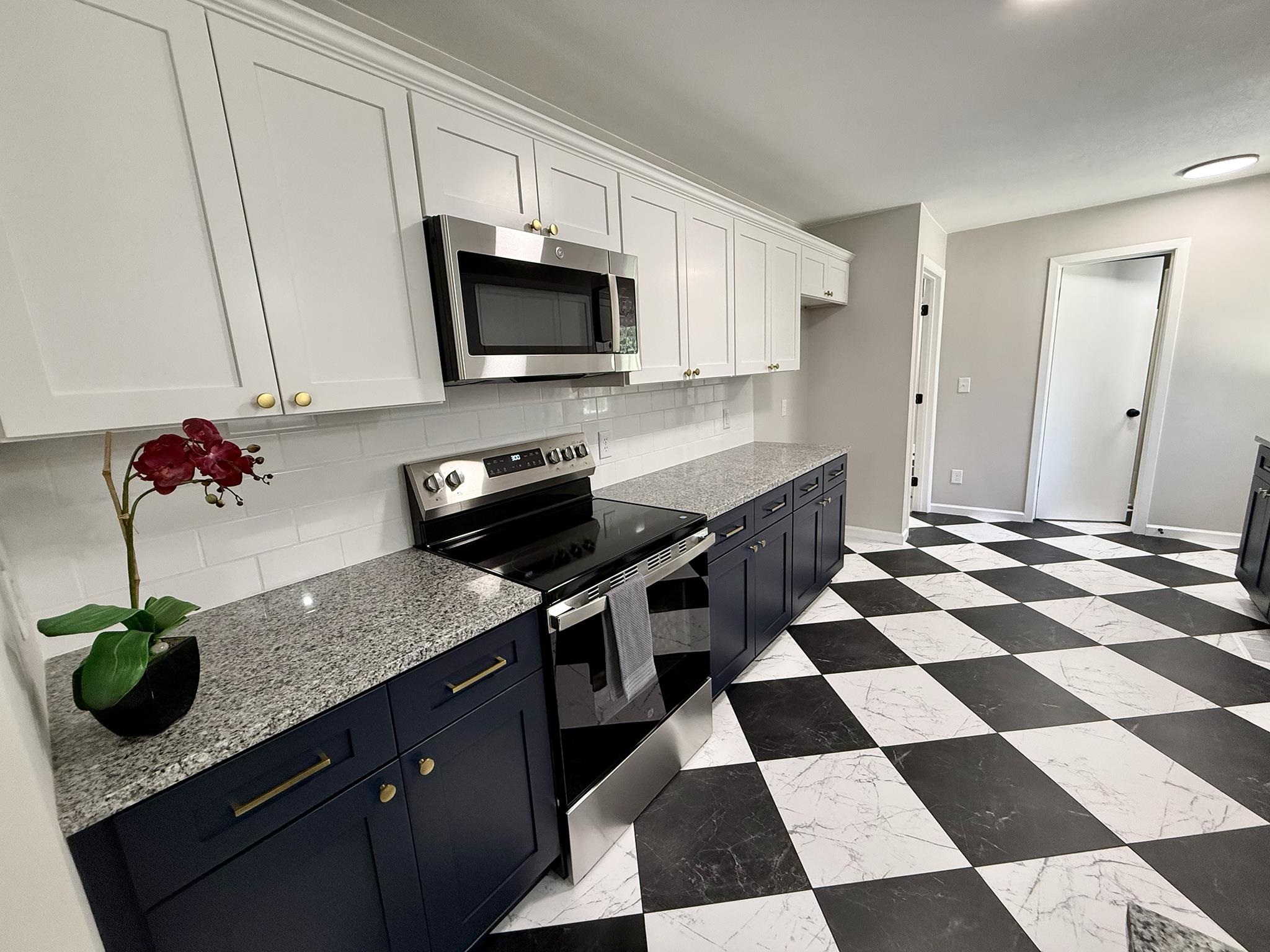 4 Regal Crescent Property Photo 10