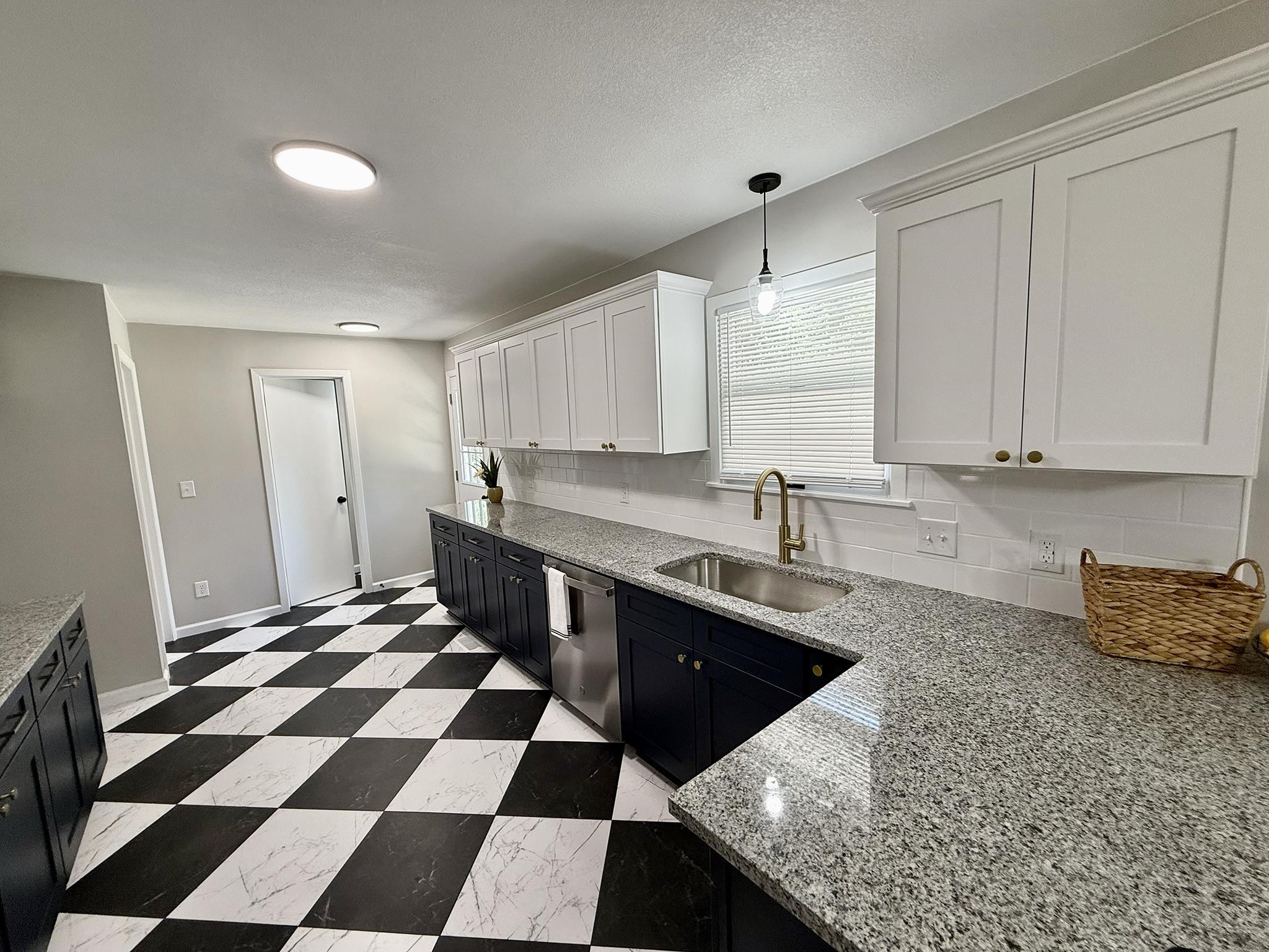 4 Regal Crescent Property Photo 11