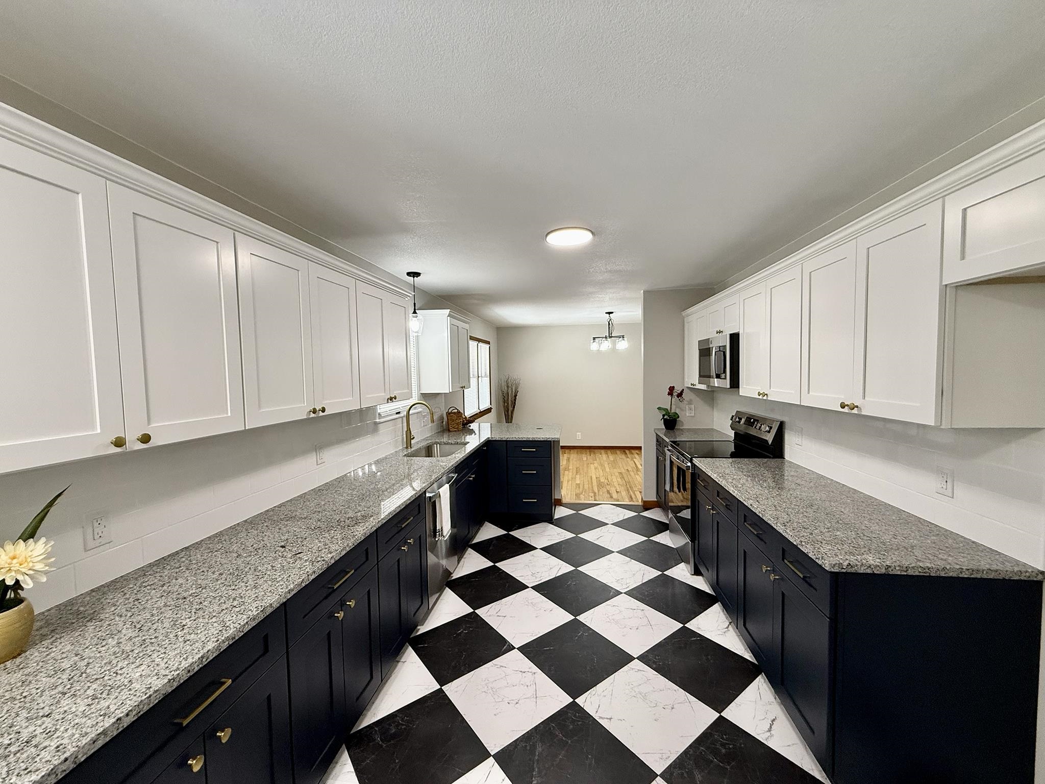 4 Regal Crescent Property Photo 12