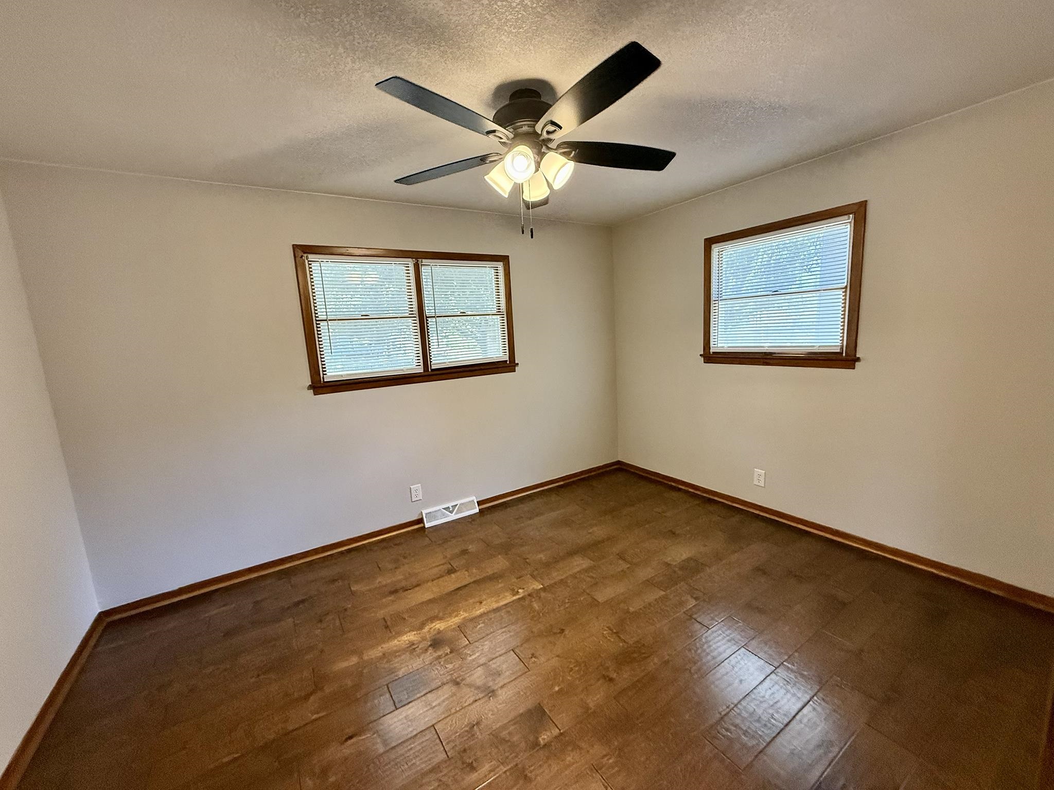 4 Regal Crescent Property Photo 13