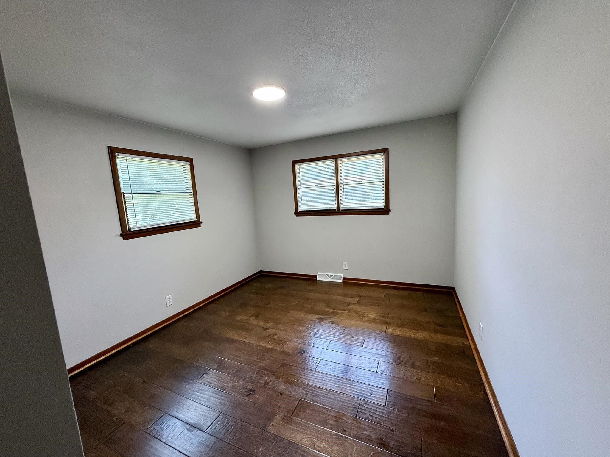 4 Regal Crescent Property Photo 17