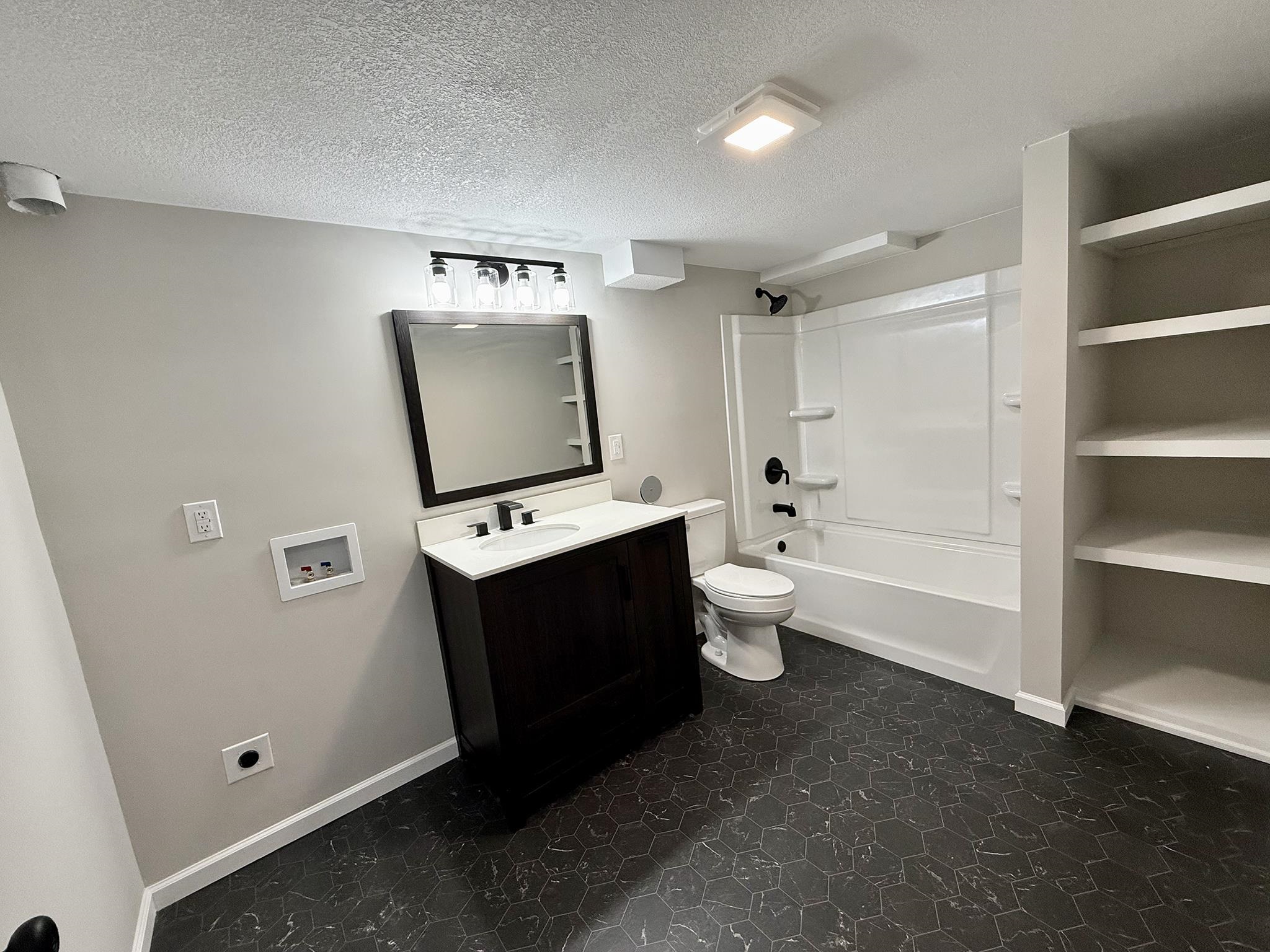 4 Regal Crescent Property Photo 25