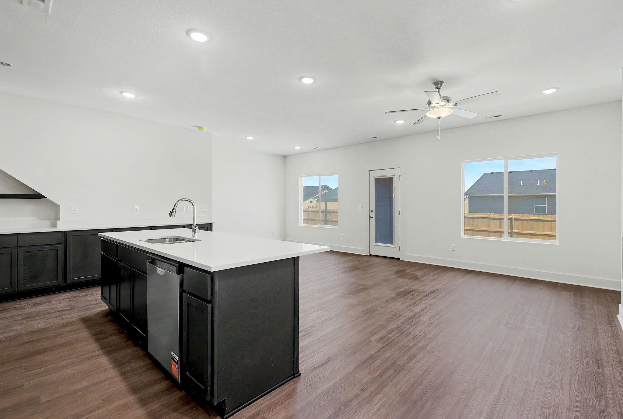 2927 S Cedar Crest Ct #200 Property Photo 3