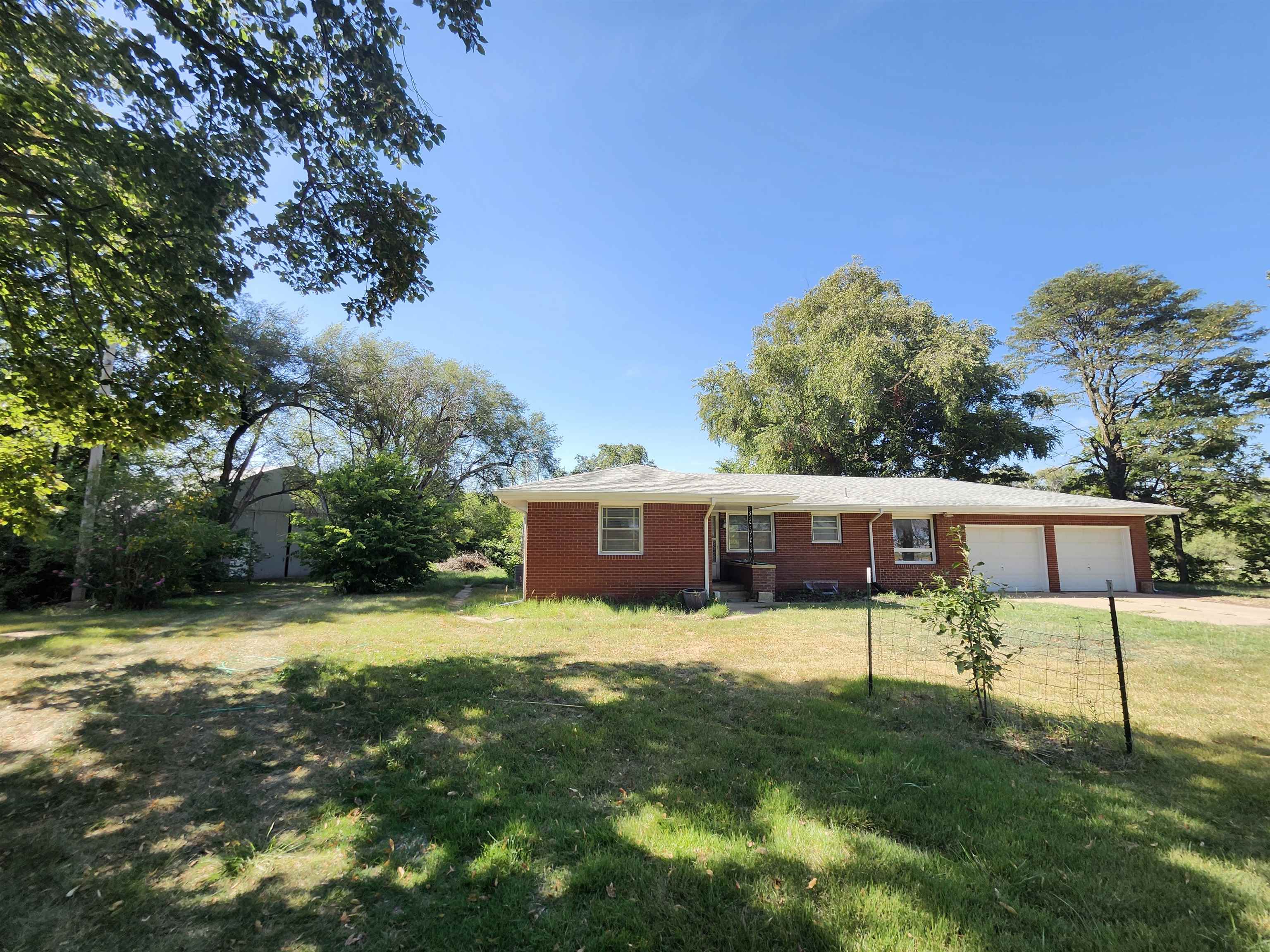 1403 N Meridian Property Photo 1
