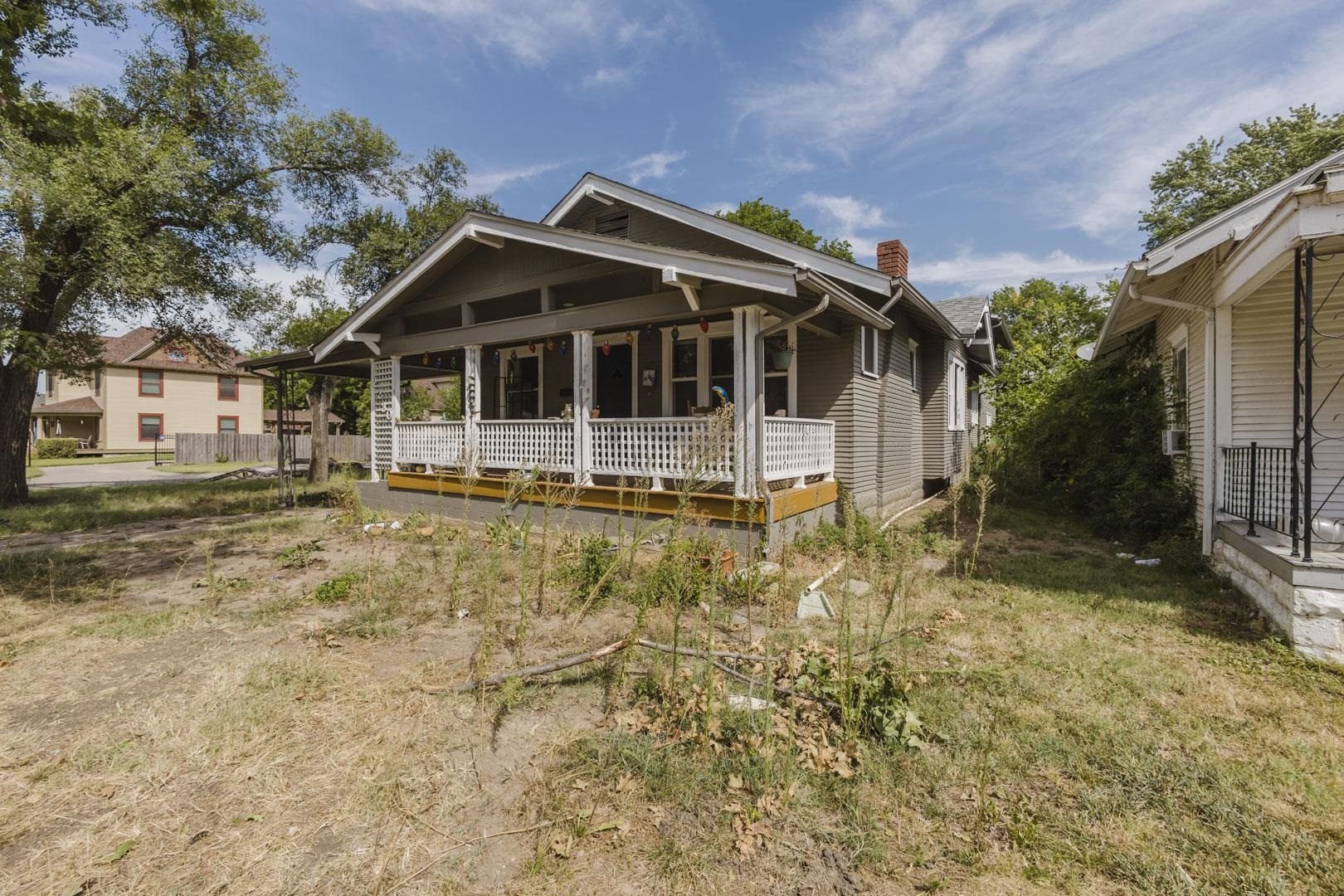 2230 W Douglas Ave Property Photo 2