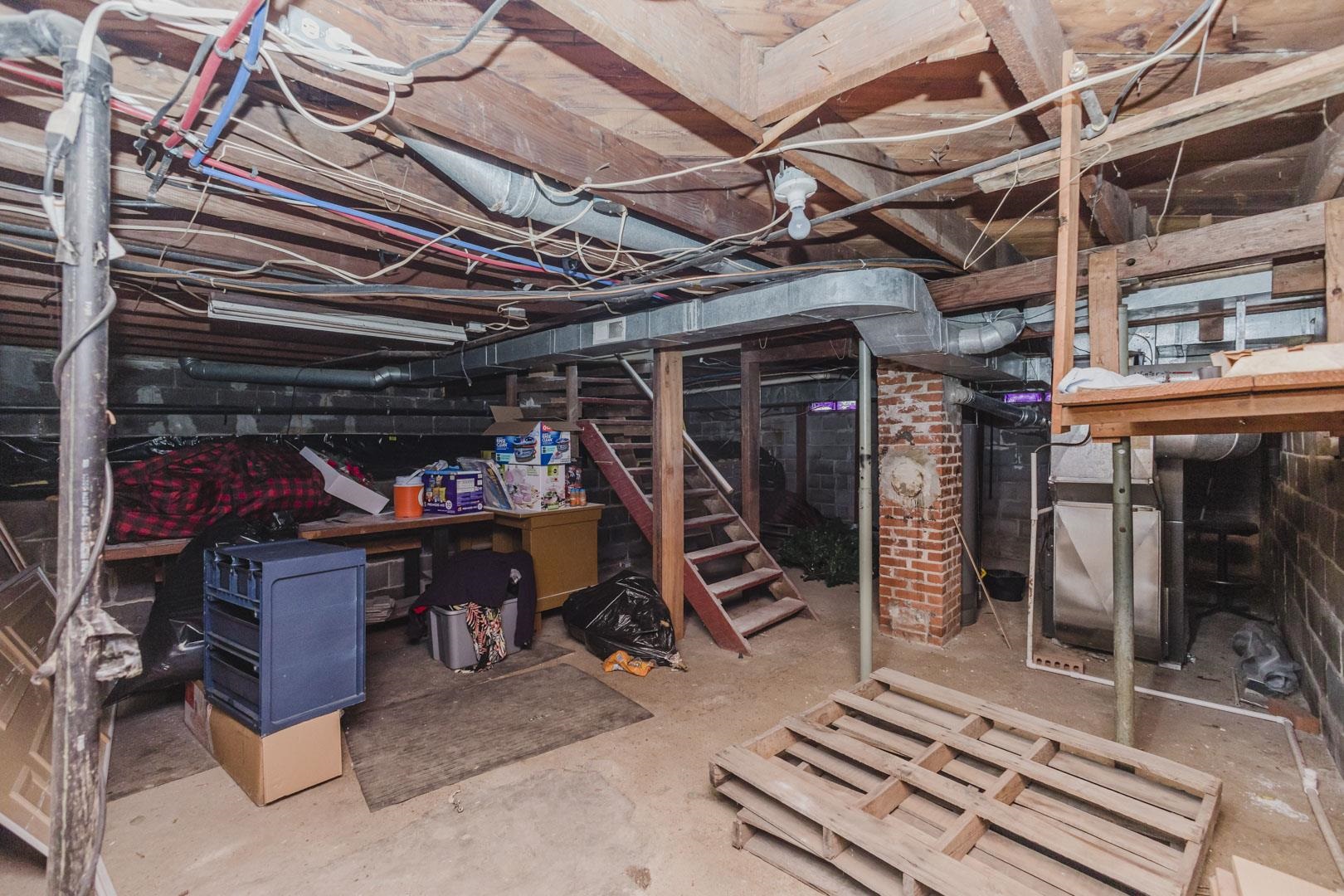 2230 W Douglas Ave Property Photo 31
