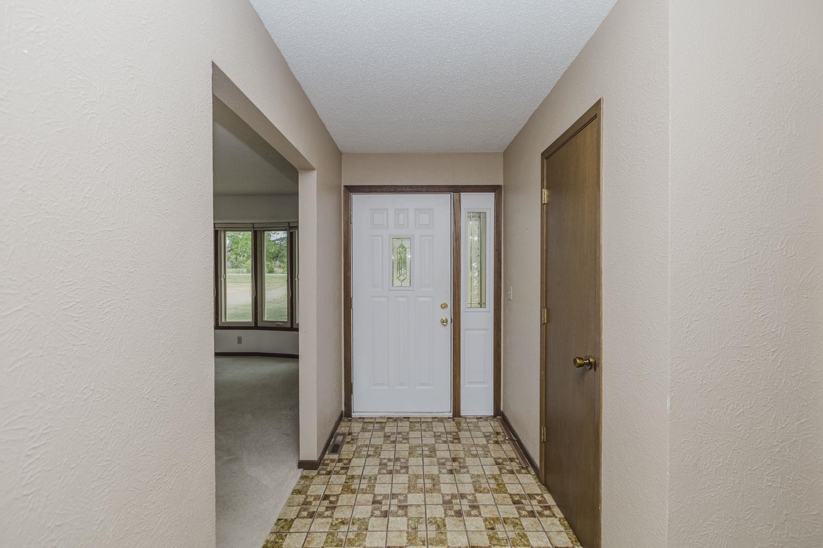 2929 S Greenwich Property Photo 3