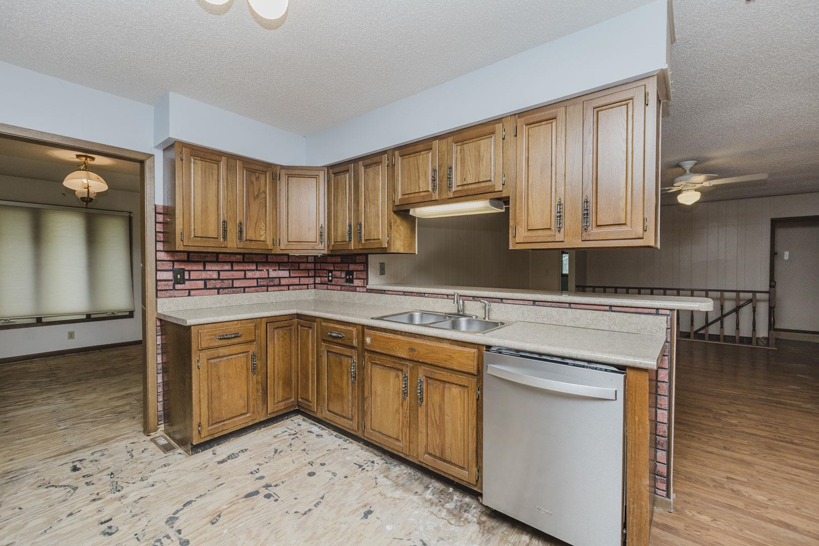 2929 S Greenwich Property Photo 7