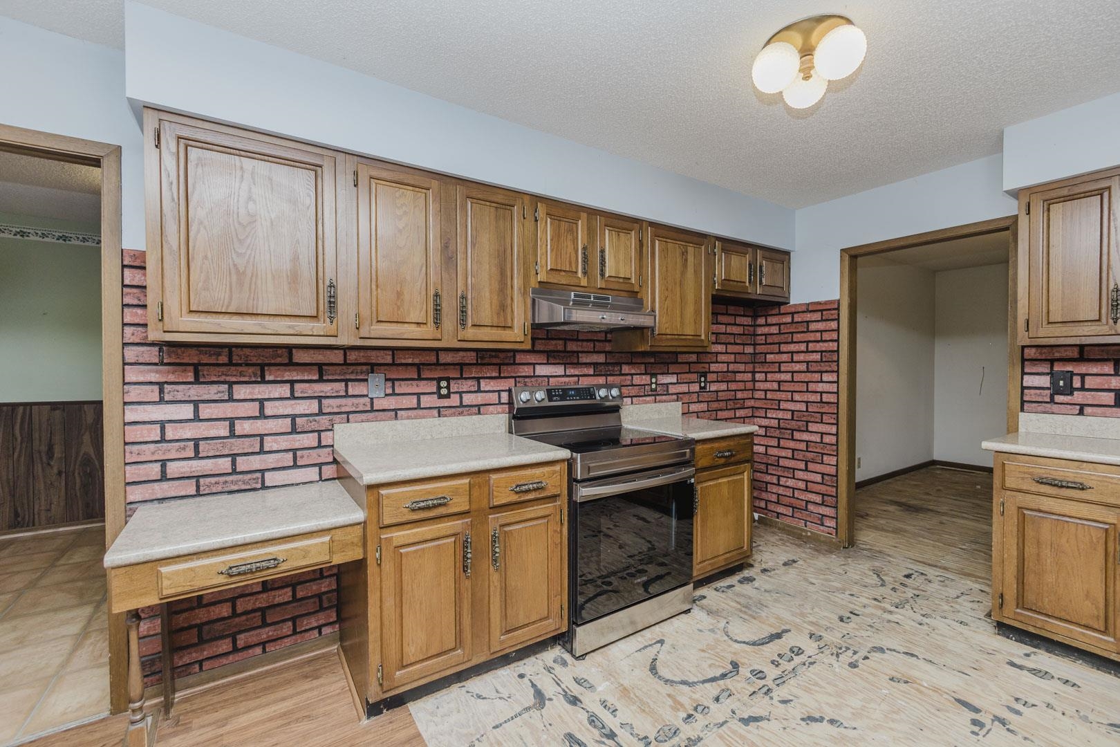 2929 S Greenwich Property Photo 8