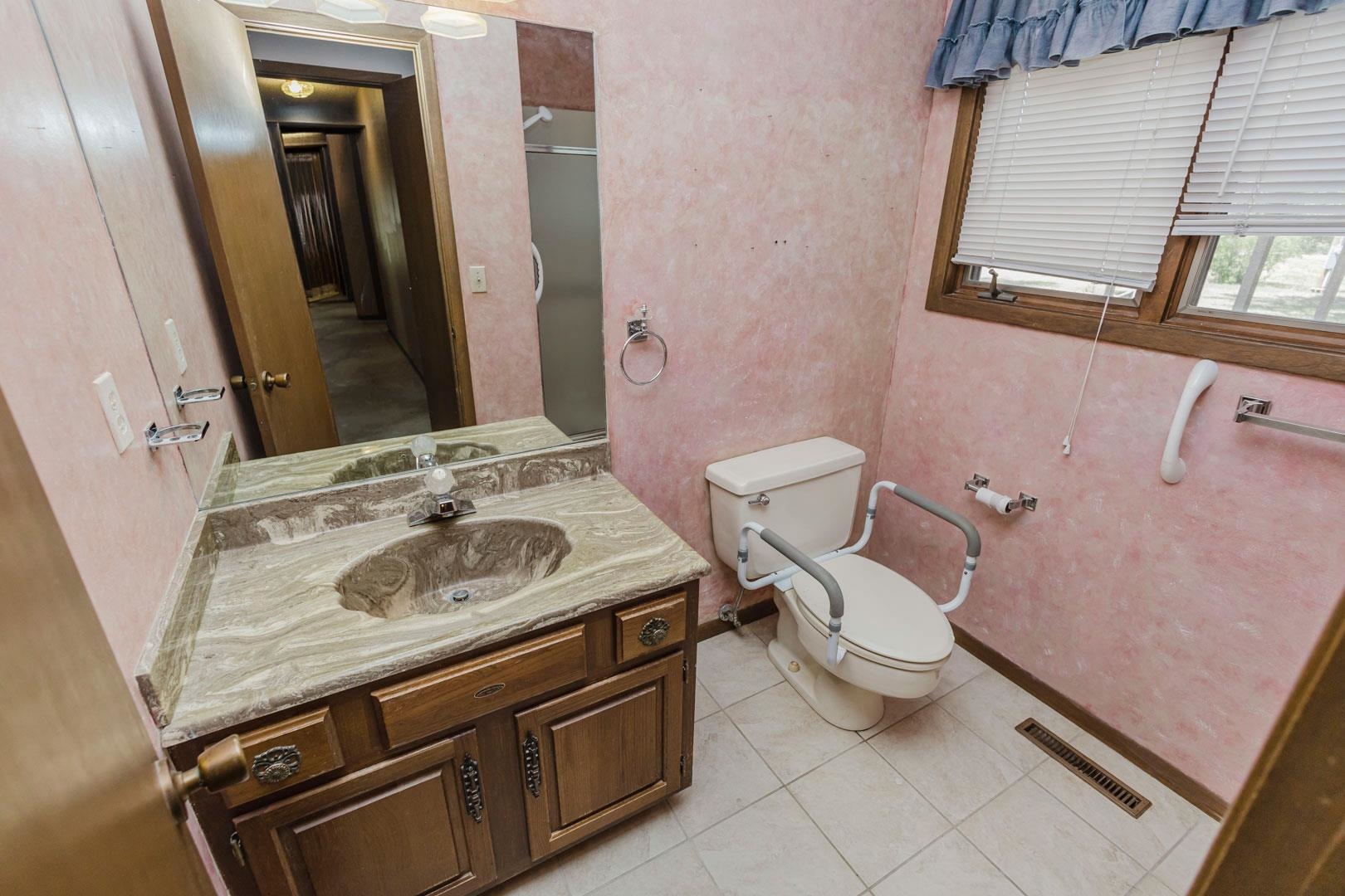 2929 S Greenwich Property Photo 13