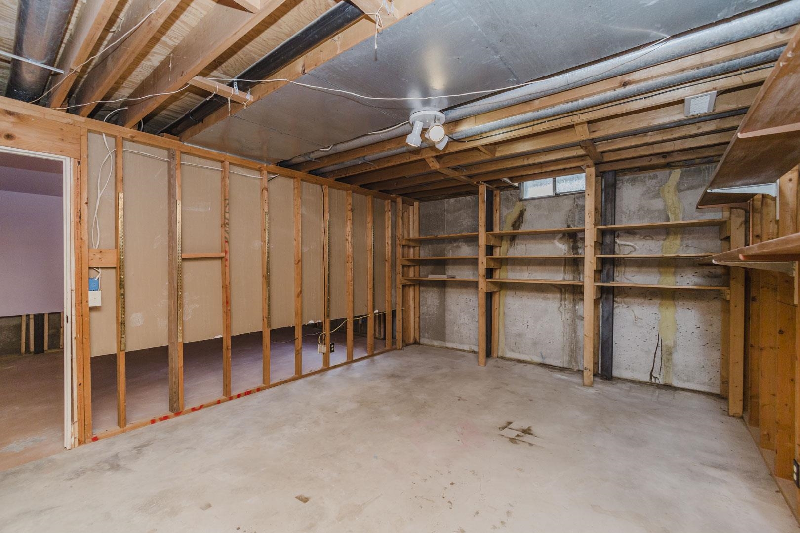 2929 S Greenwich Property Photo 19