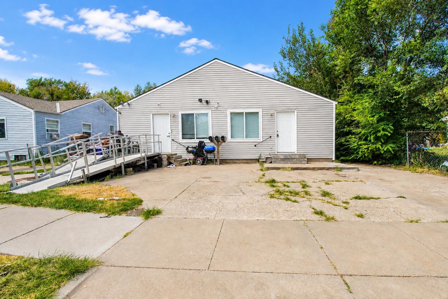 1639 N Hydraulic Property Photo 1