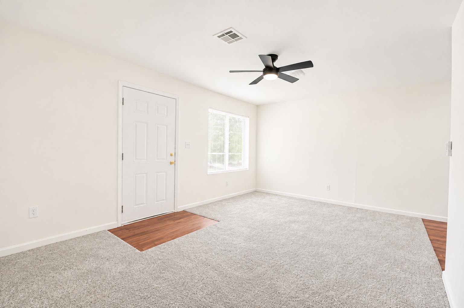 1639 N Hydraulic Property Photo 2