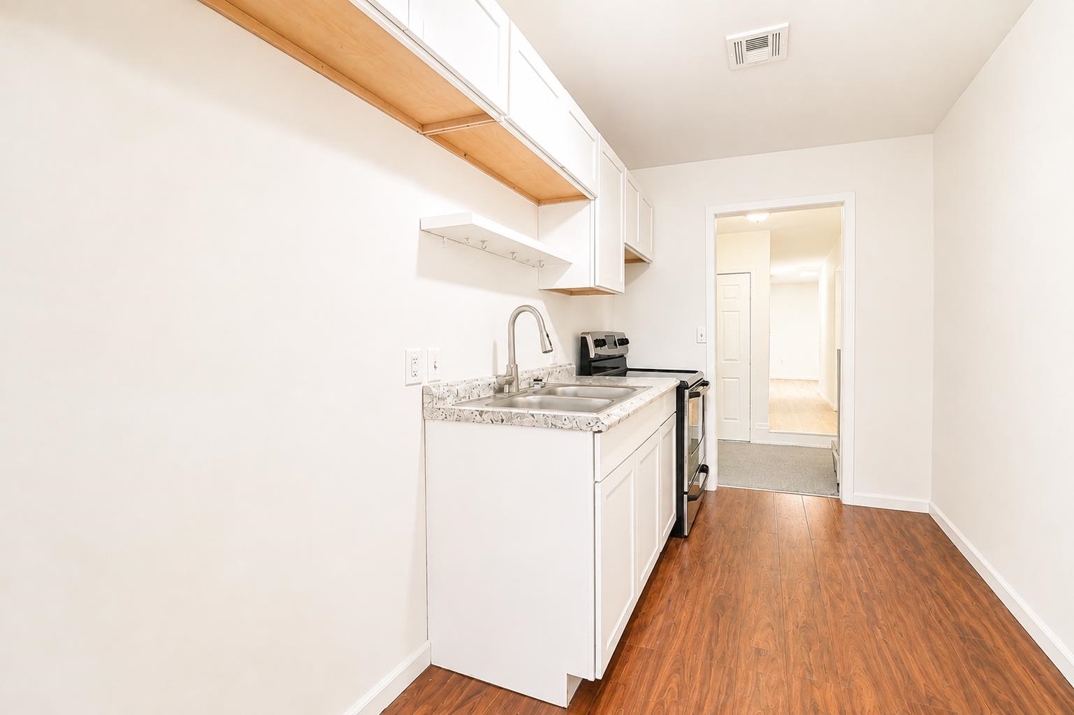 1639 N Hydraulic Property Photo 7