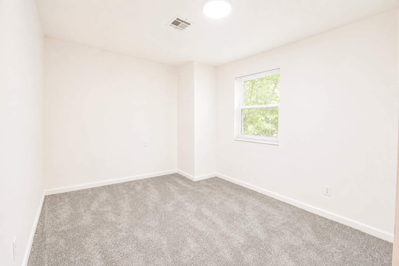 1639 N Hydraulic Property Photo 10