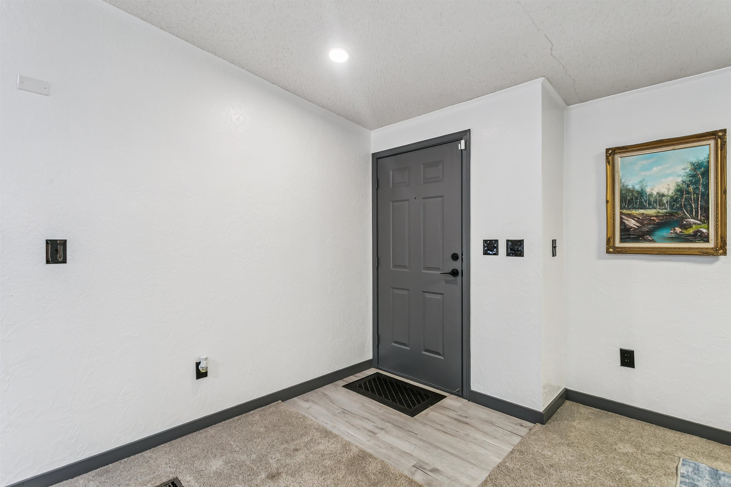 1320 N Mount Carmel Cir Property Photo 7