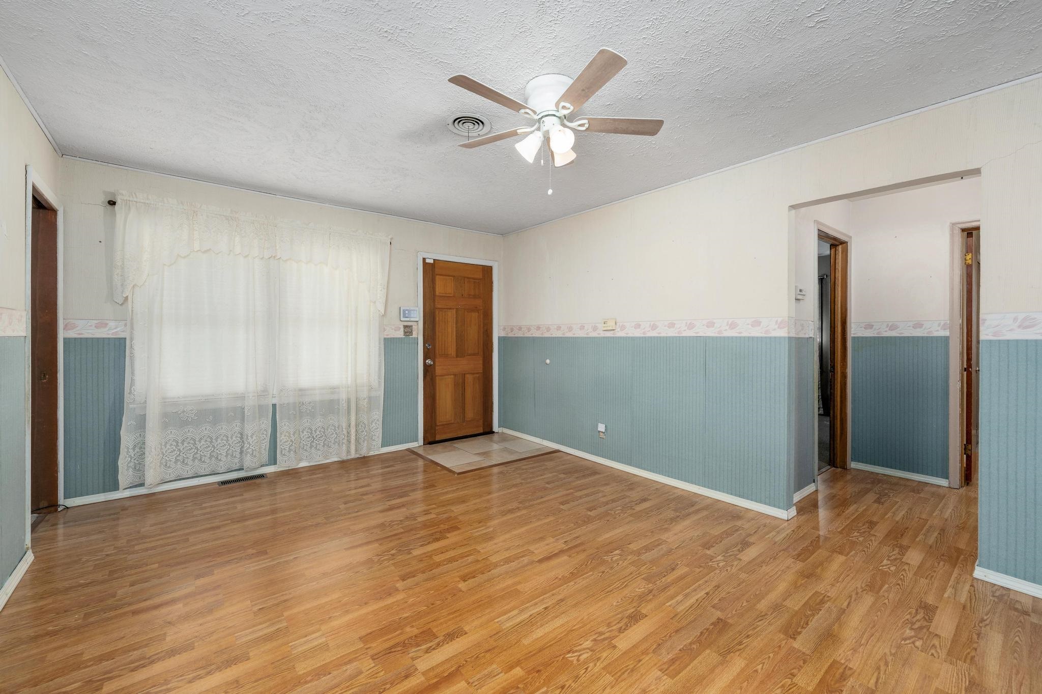 2501 N Piatt Ave Property Photo 6