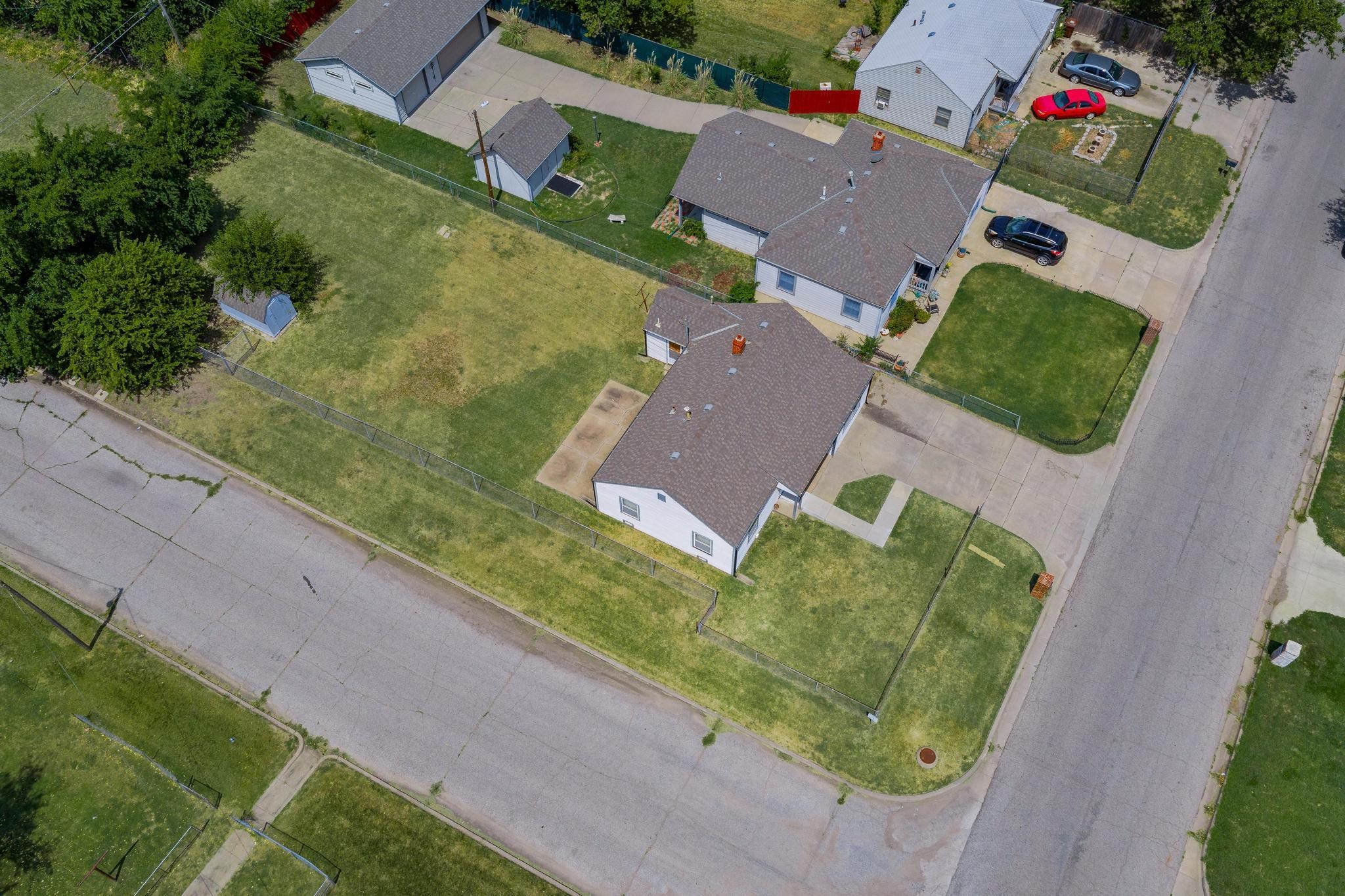 2501 N Piatt Ave Property Photo 24