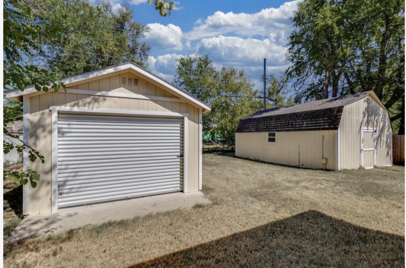 322 N Sabin Property Photo 7