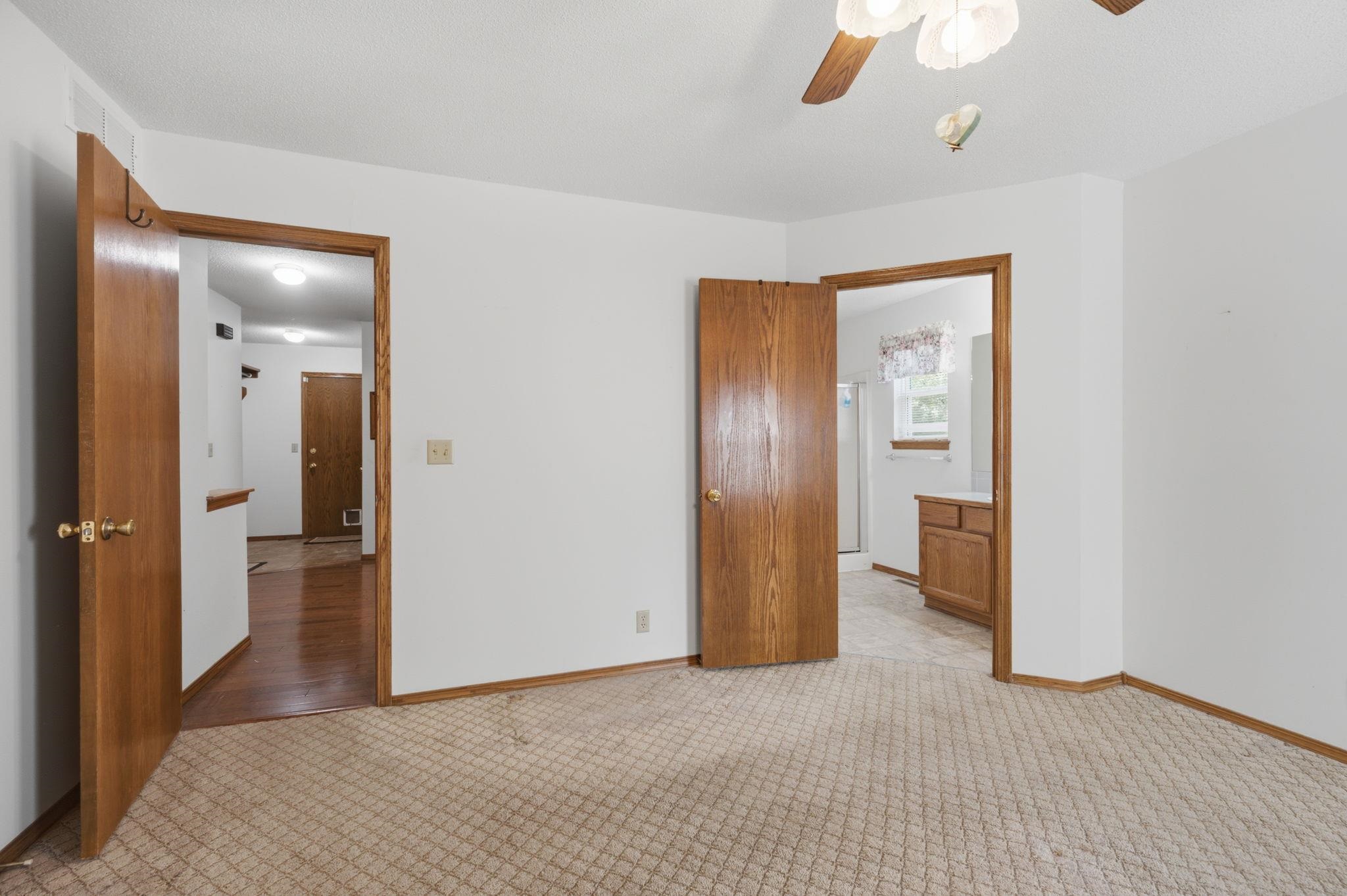 227 W Rosewood Ln Property Photo 16