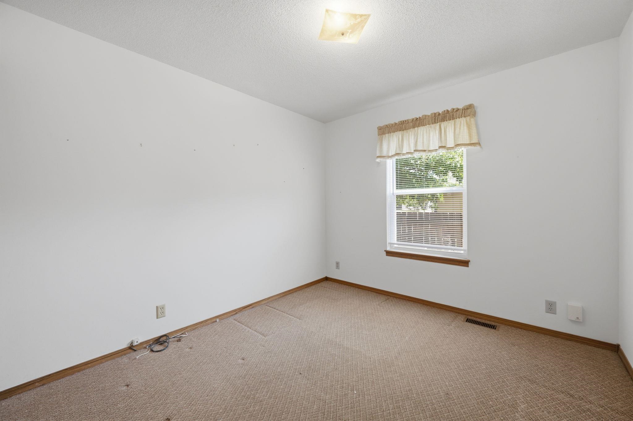 227 W Rosewood Ln Property Photo 18
