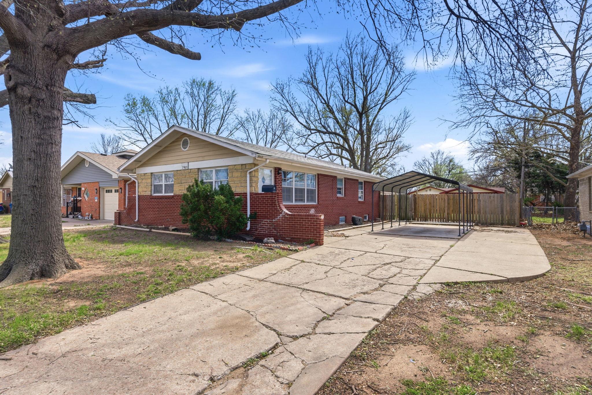 7903 E Indianapolis Street Property Photo 1