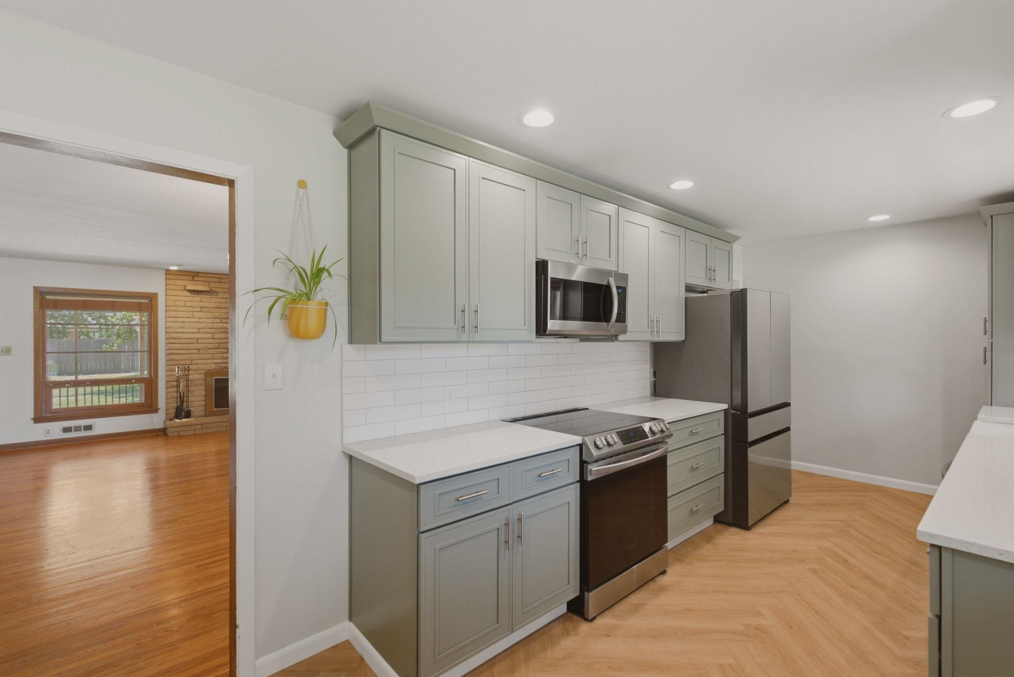 1633 N Charles St Property Photo 4